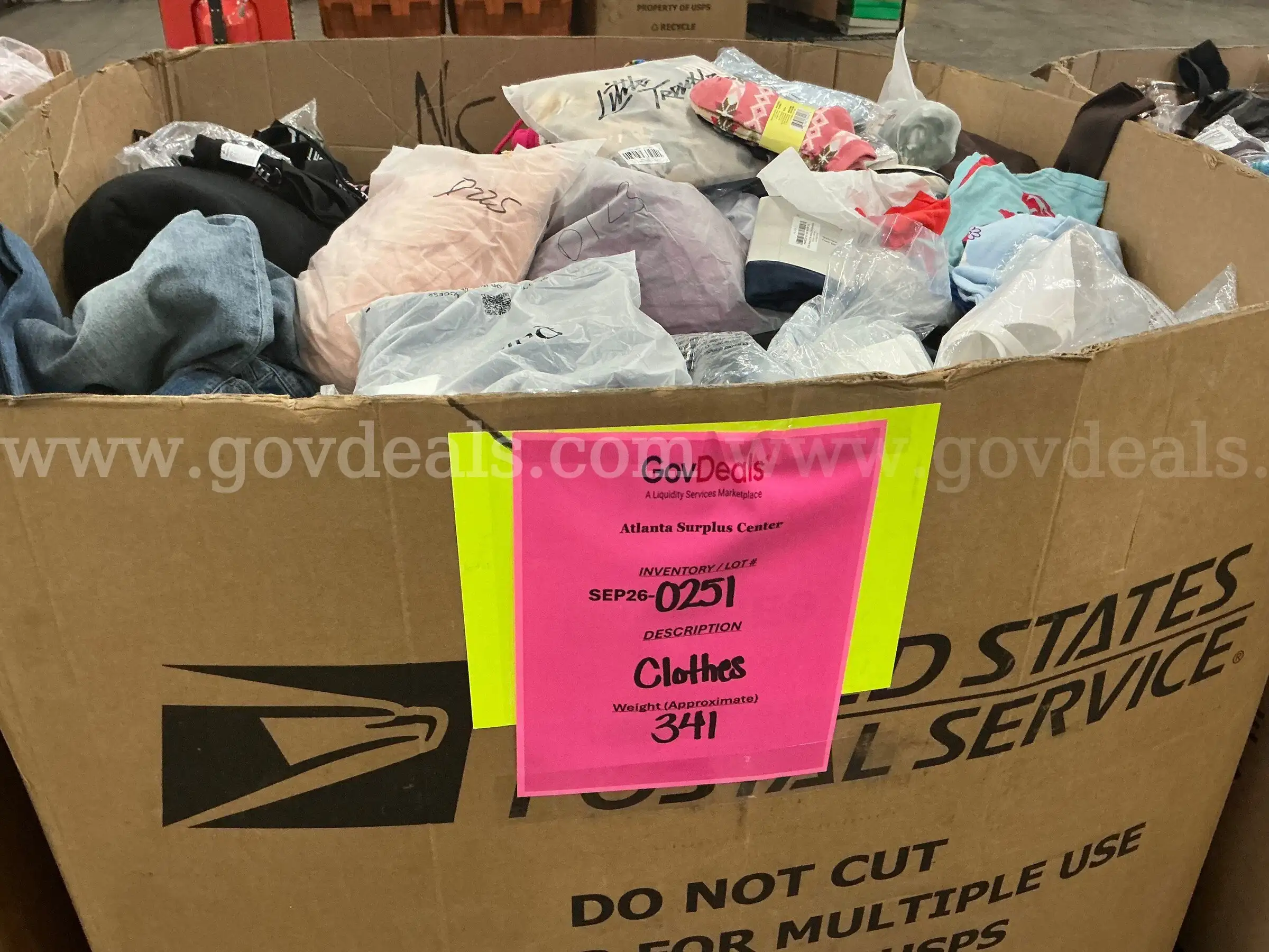 Apparel Clothes (SEP26-0251)