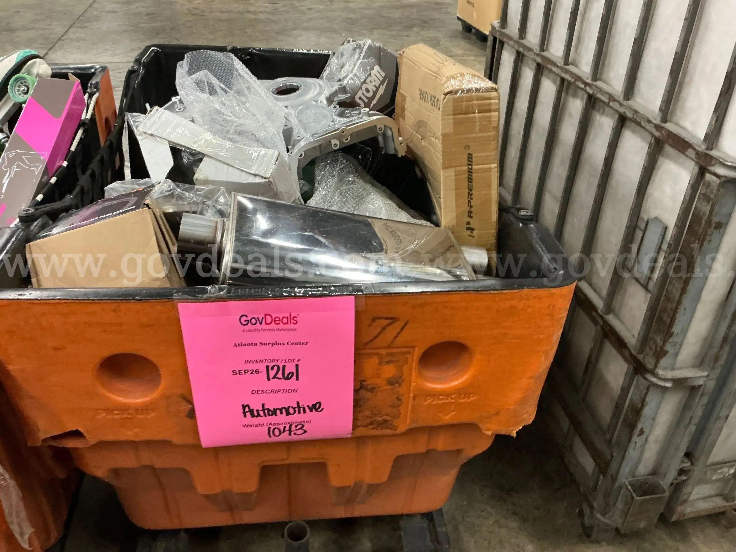 Hardware Automotive and Hardware (Hamper)(SEP26-1261)