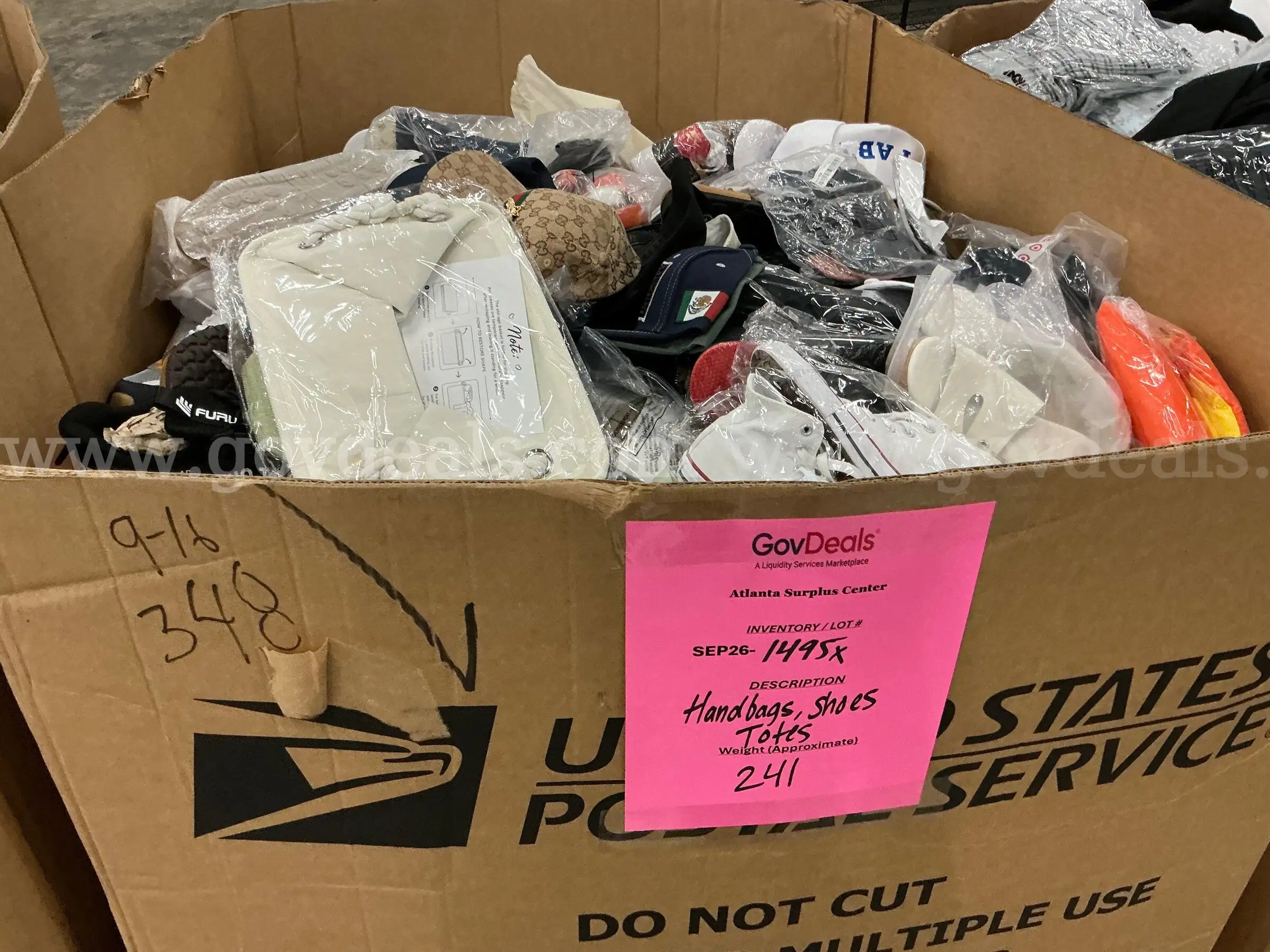 Apparel Manually Sorted Shoes Handbags and Totes (SEP26-1495X)