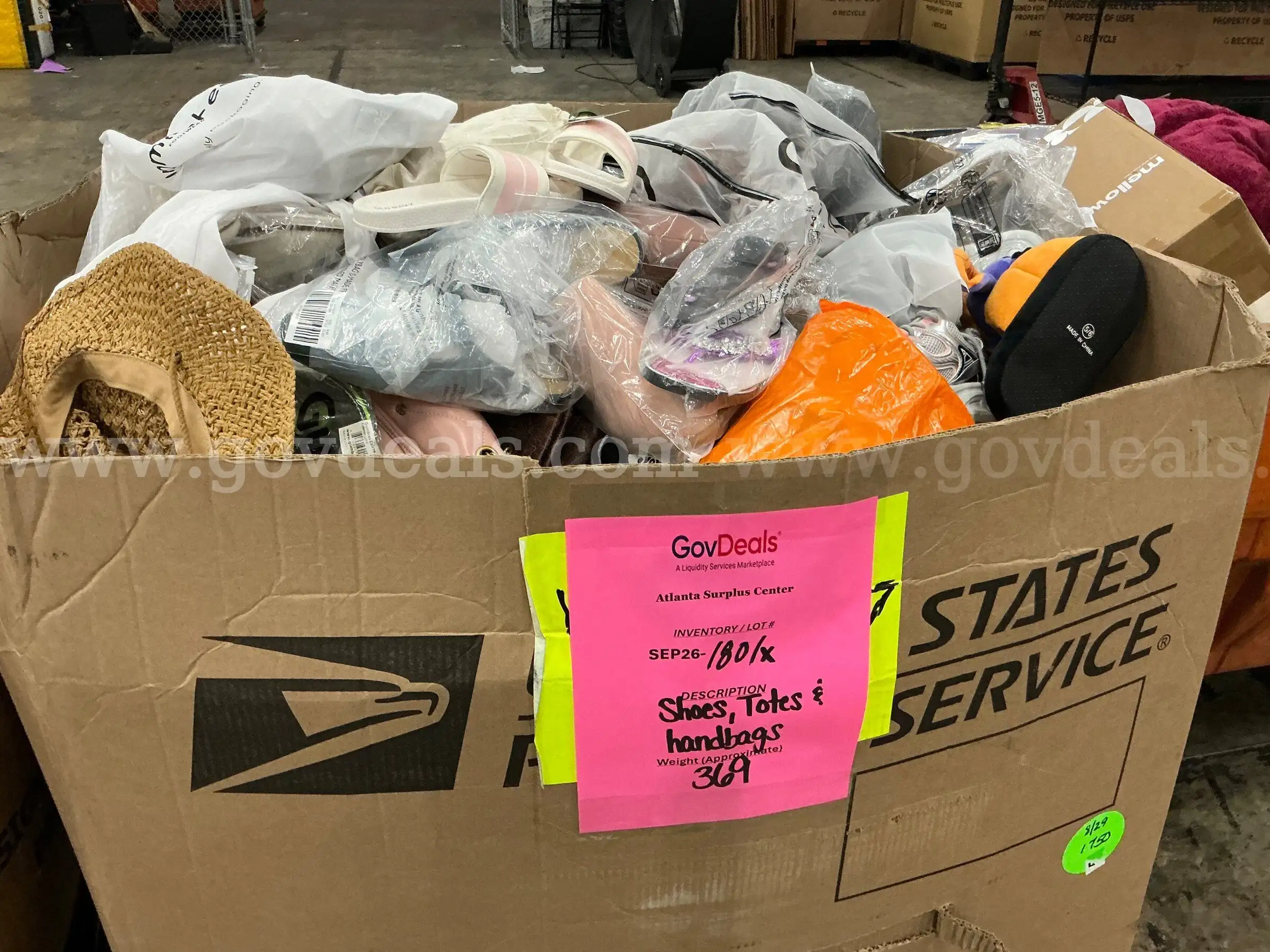 Apparel Manually Sorted Shoes Handbags and Totes (SEP26-1801X)