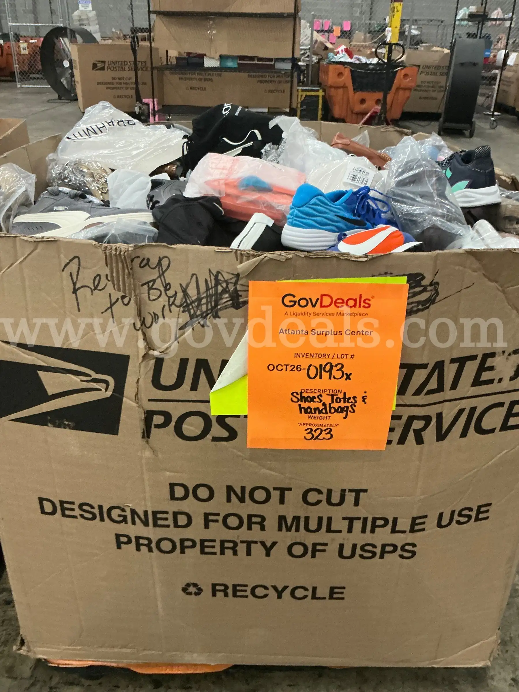 Apparel Manually Sorted Shoes Handbags and Totes (OCT26-0193X)