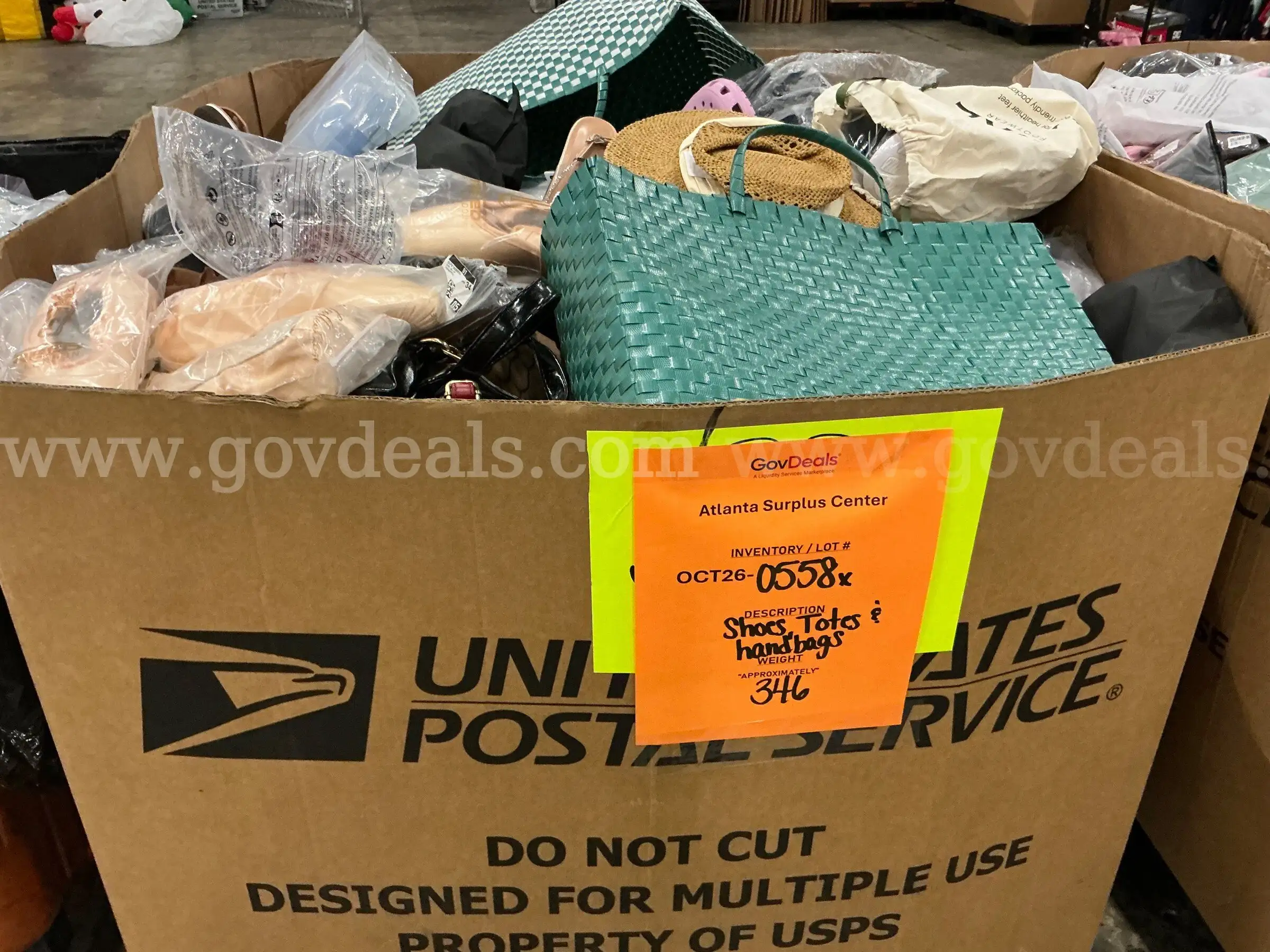 Apparel Manually Sorted Shoes Handbags and Totes (OCT26-0558X)
