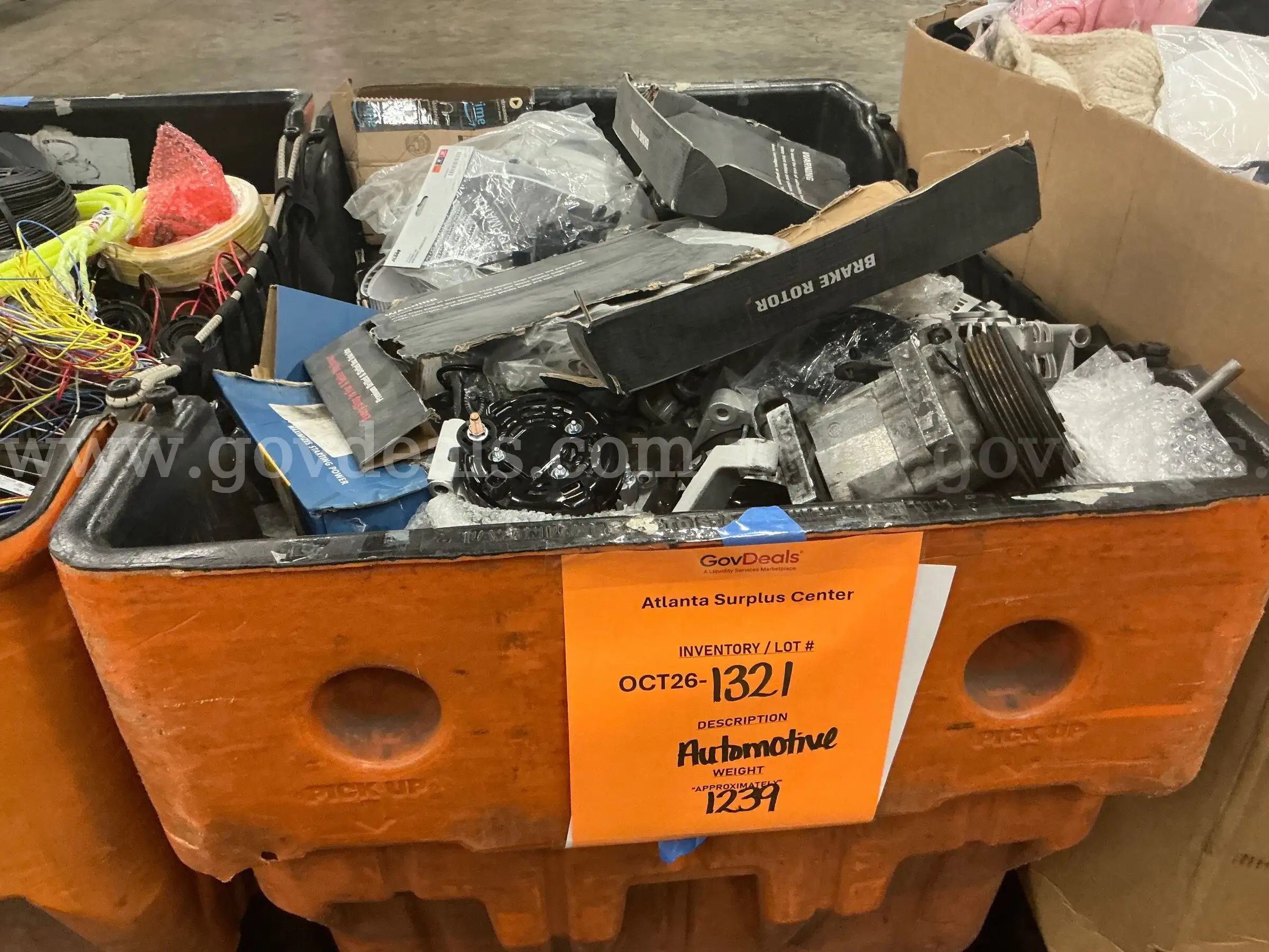 Hardware Automotive and Hardware (Hamper)(OCT26-1321)
