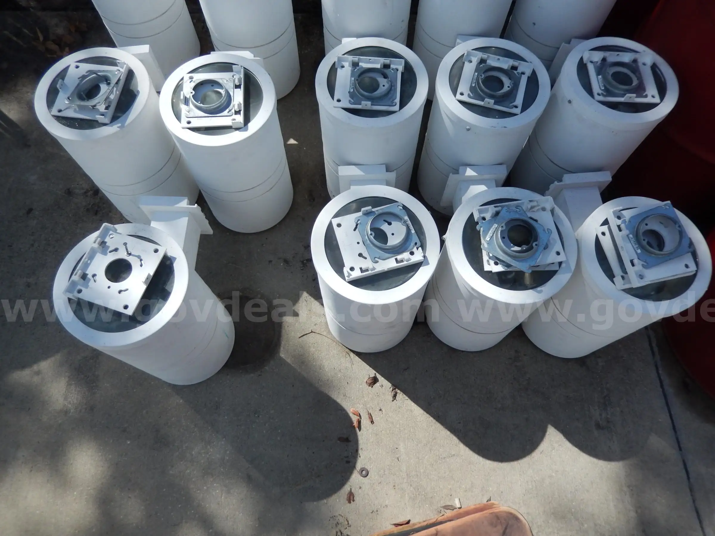 USED (9) WALL MOUNTED LIGHTS 17 1 2 H x 10 D AND 6 MOUNT TO THE WALL