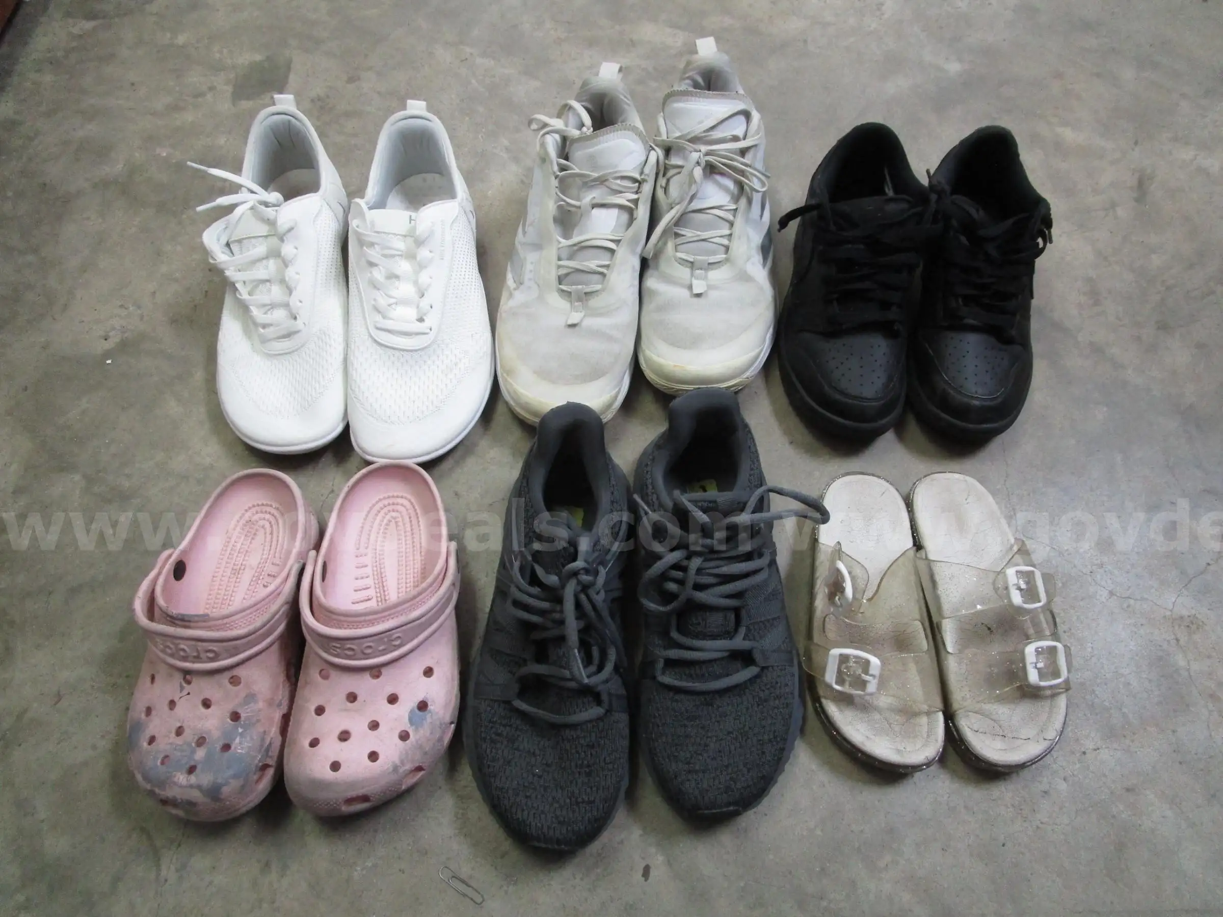 (6) PAIRS OF USED SHOES