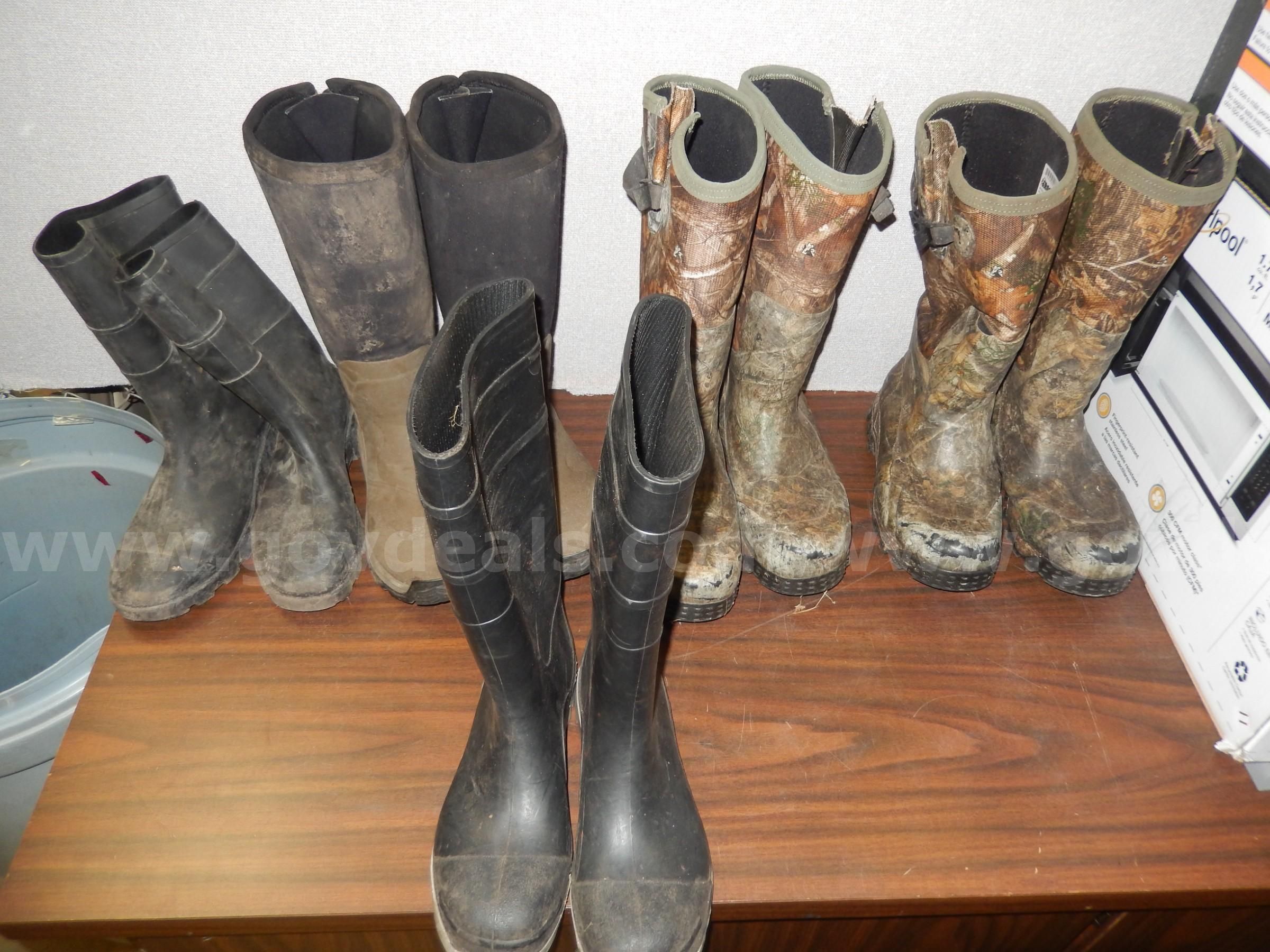 USED (2) PAIR ROCKY CAMO BOOTS SIZE 11 (2) PAIR BLACK RUBBER BOOTS SIZE 11 (1) PAIR REDHEAD TAN BLAC