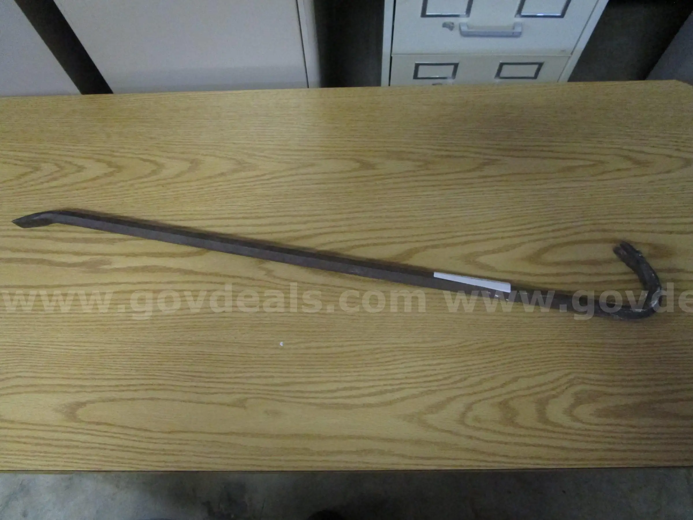 (1) USED 3 LONG METAL CROWBAR