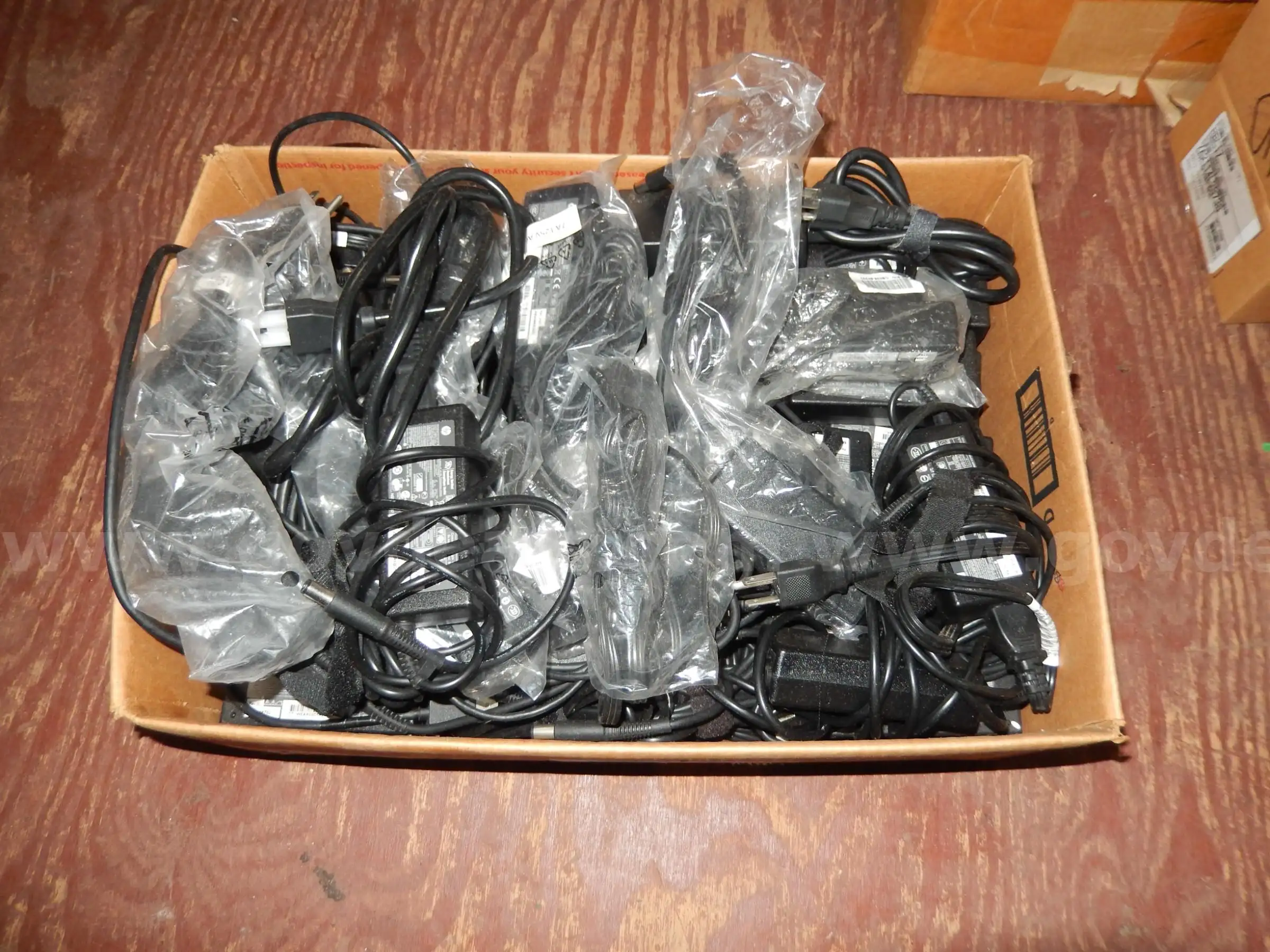 USED (52) HP AC ADAPTERS