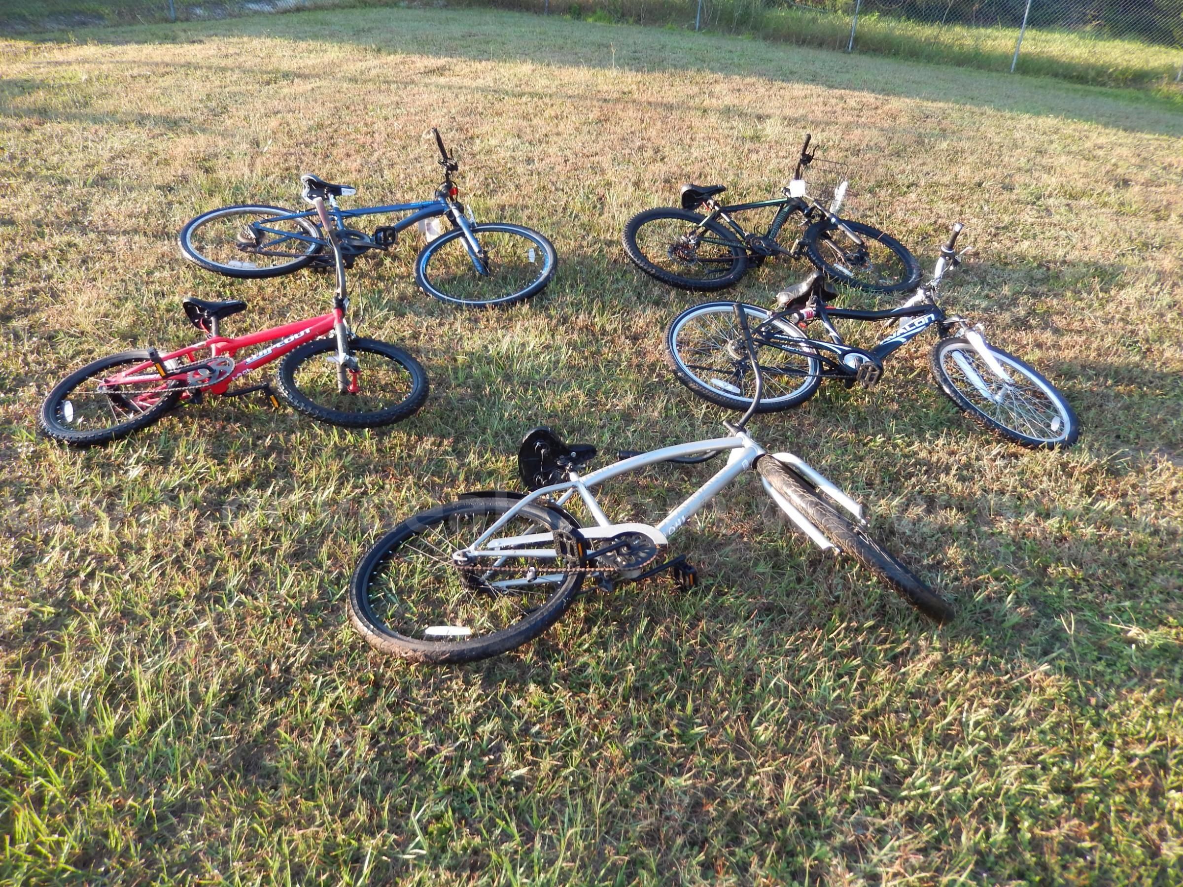 USED (1) WIPEOUT BIKE (1) SCHWINN BIKE (1) KENT SEACHANGE BIKE (1) SCHWINN MOUNTAIN BIKE (1) KENT AV