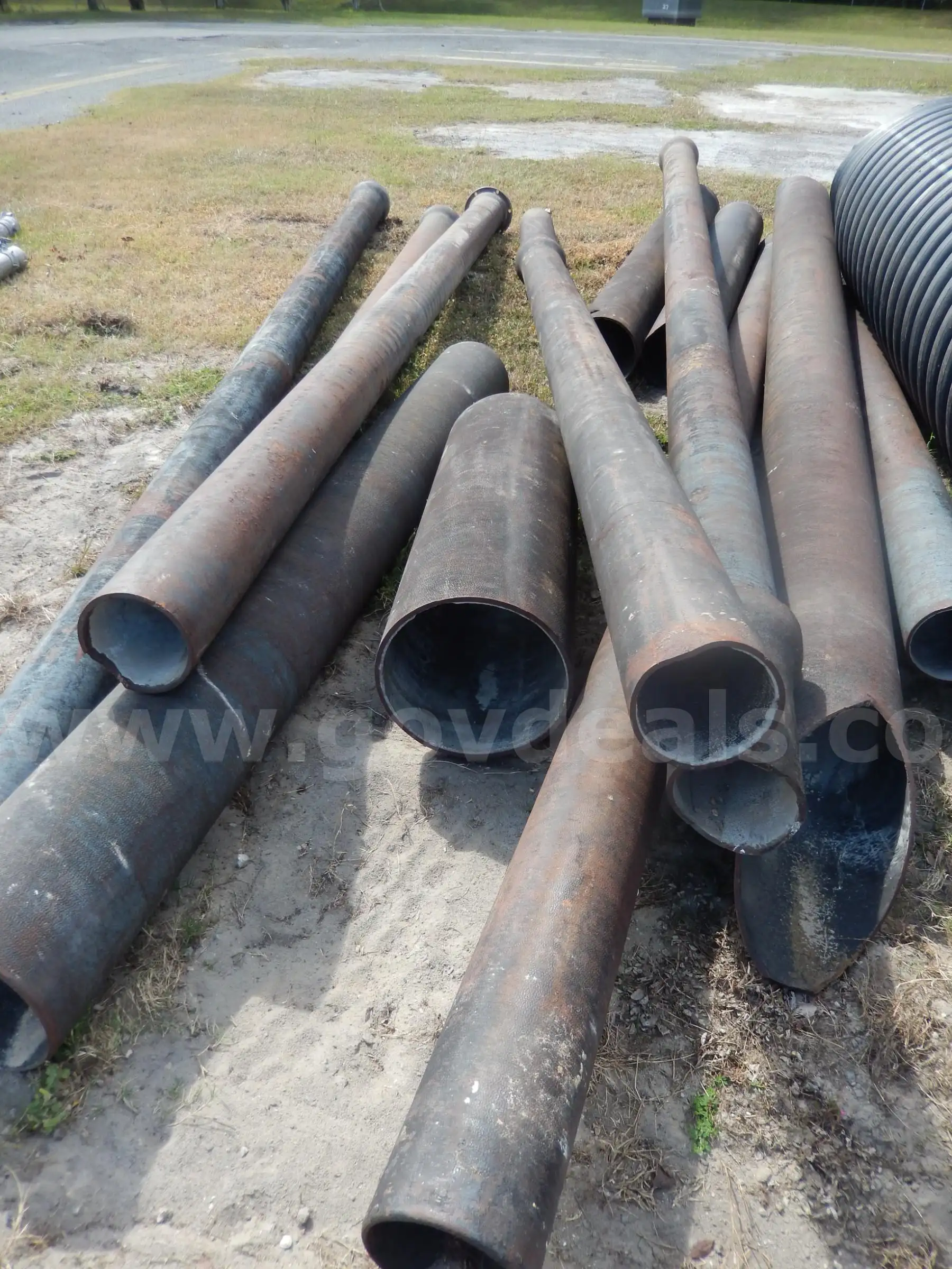 USED (12) METAL PIPES RANGING FROM 239 L x 11 D x 1 1 2 THICK TO 50 L x 17 D x 1 2 THICK