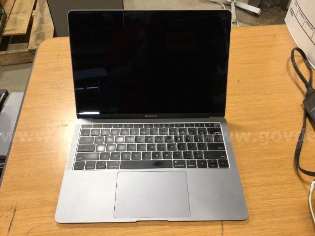 APPLE A1932