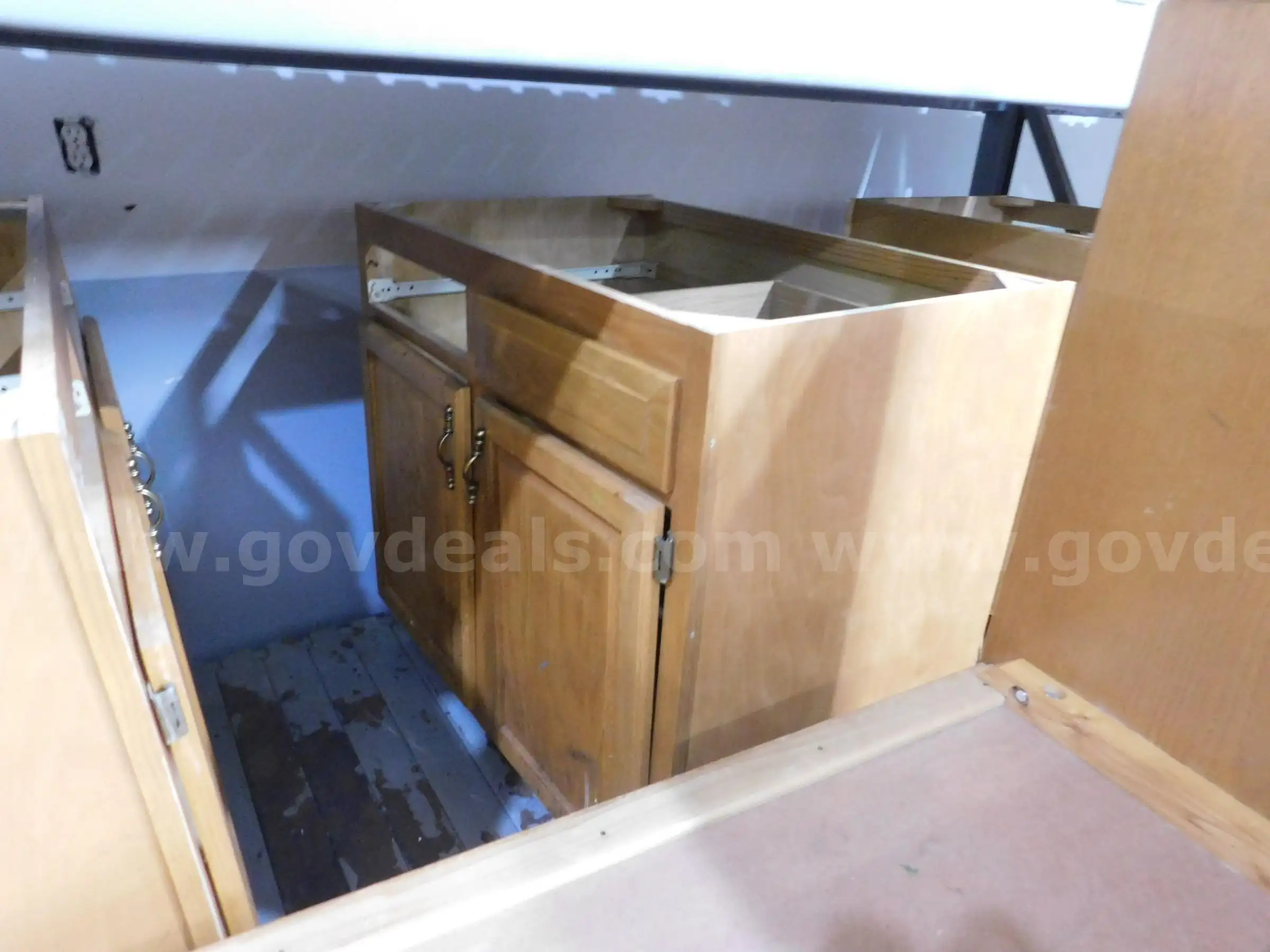 3 Cabinets w Drawers