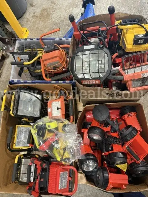 Lot of 56 Assorted Lights - 18 Streamlight Vulcan Rechargeable Lanterns Halogen Floodlights & Flashl