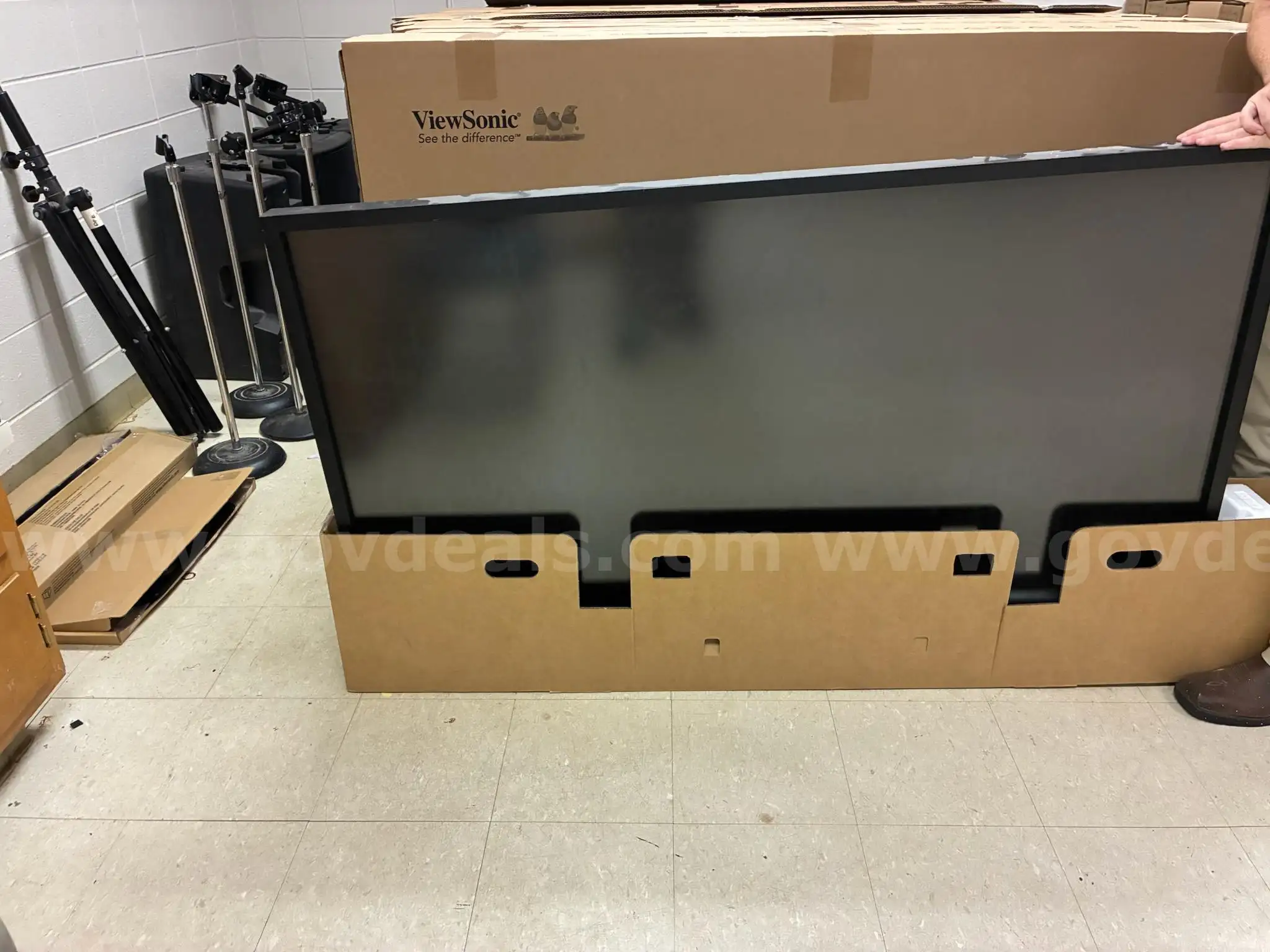 70 Dell C7017T Full HD (1920 x 1080) Interactive Touch Monitor