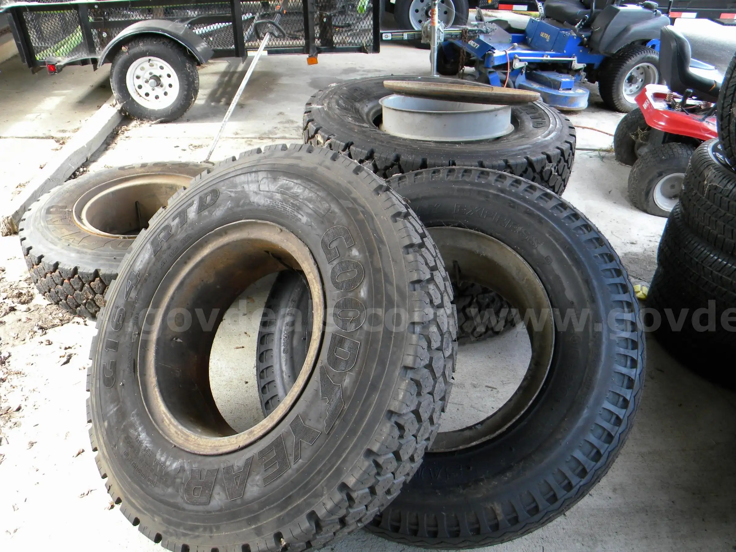 7 Heavy Duty 10.00R20 Tires Samson GL274A Goodyear G164 Commercial