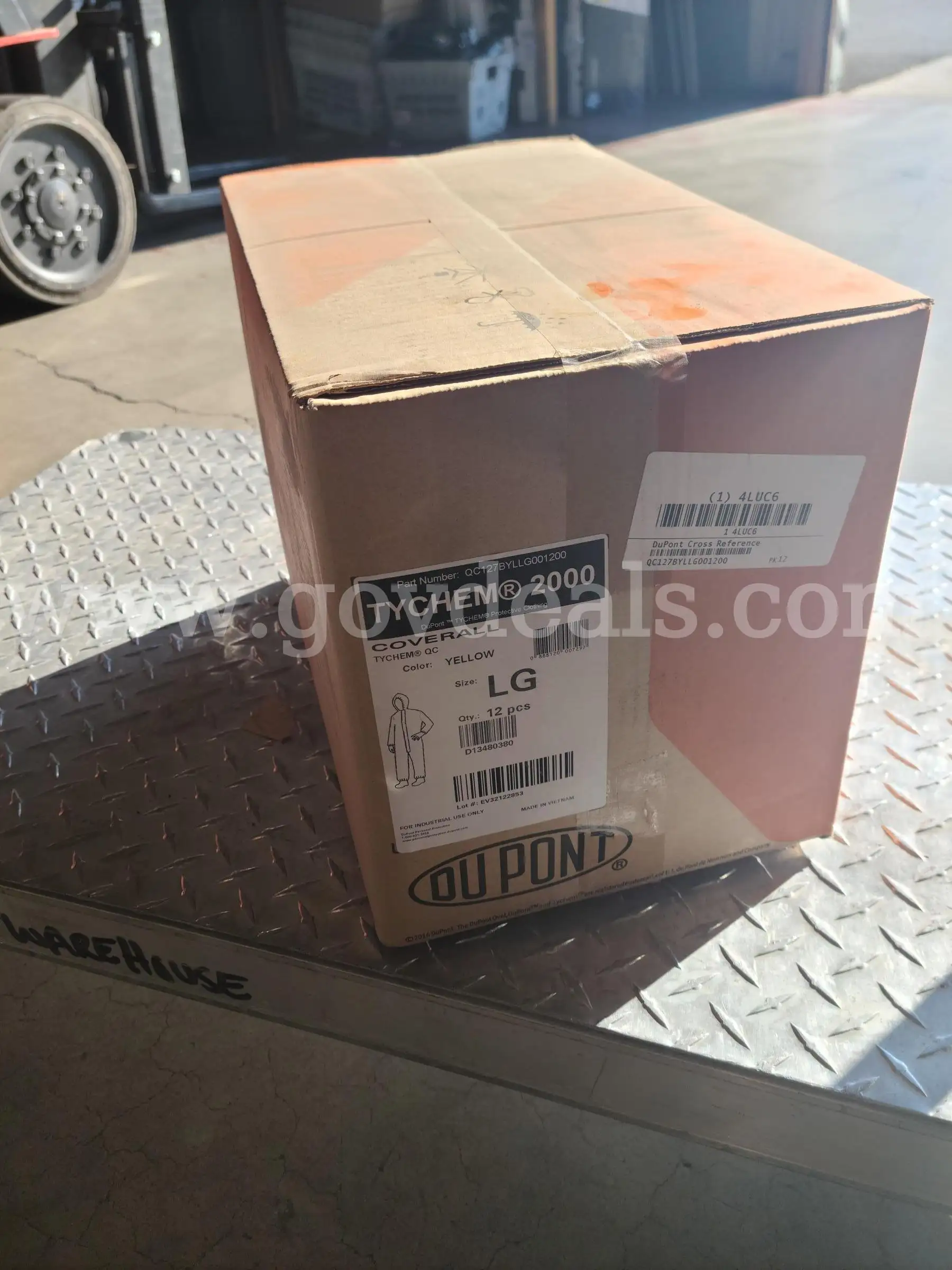 Tychem QC127BYLLG001100
