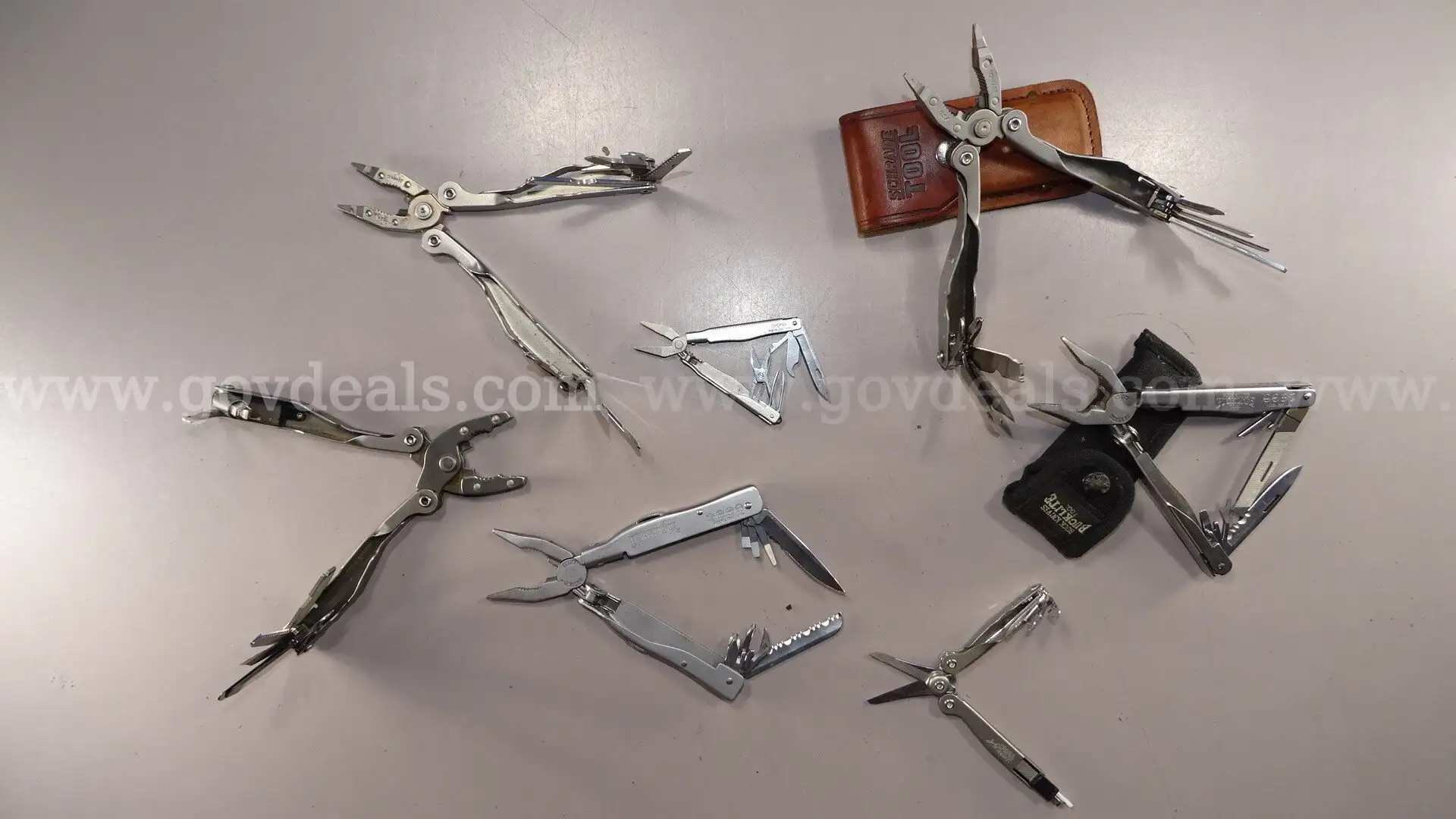 Multi-Tools Lot - USA - Shipping Fee $13