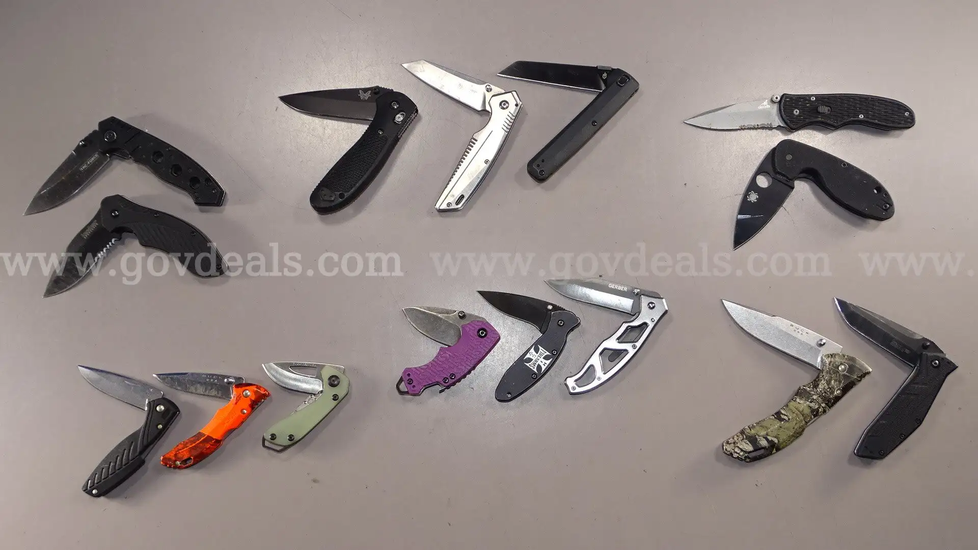 Knife Lot Benchmade Buck - Shipping Fee $13