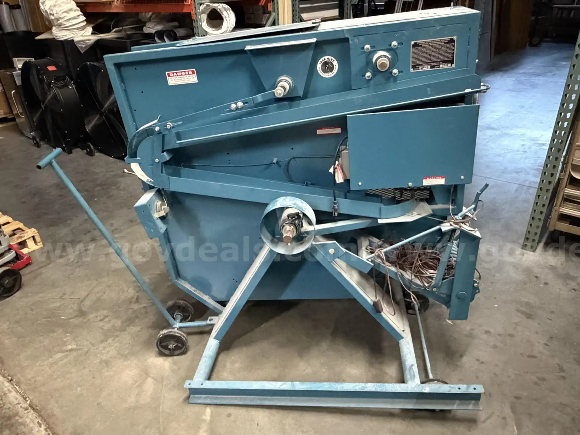 MP-5 Pitching Machine