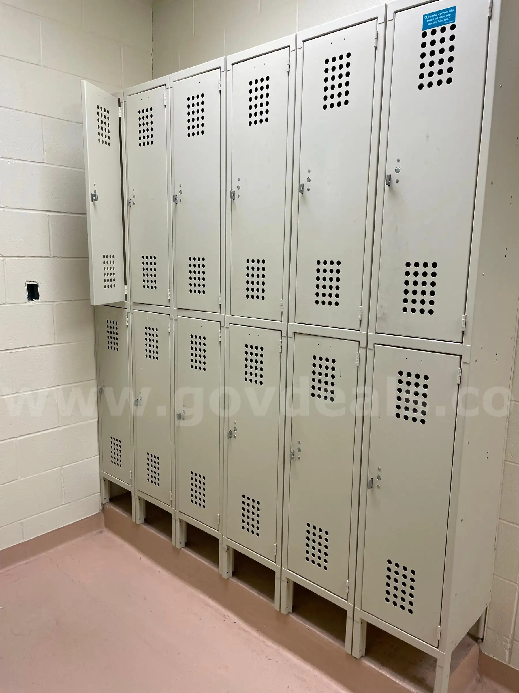 LOCKERS TWO TIER (12)