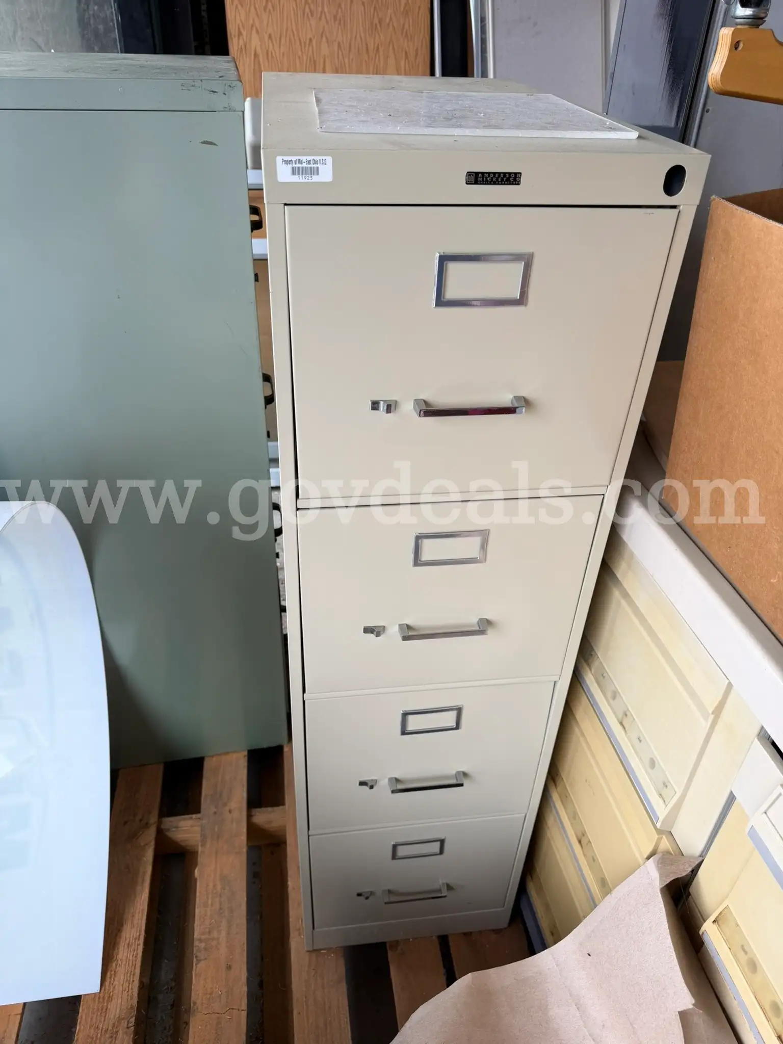 Lot of 2 4 drawer filing cabinets