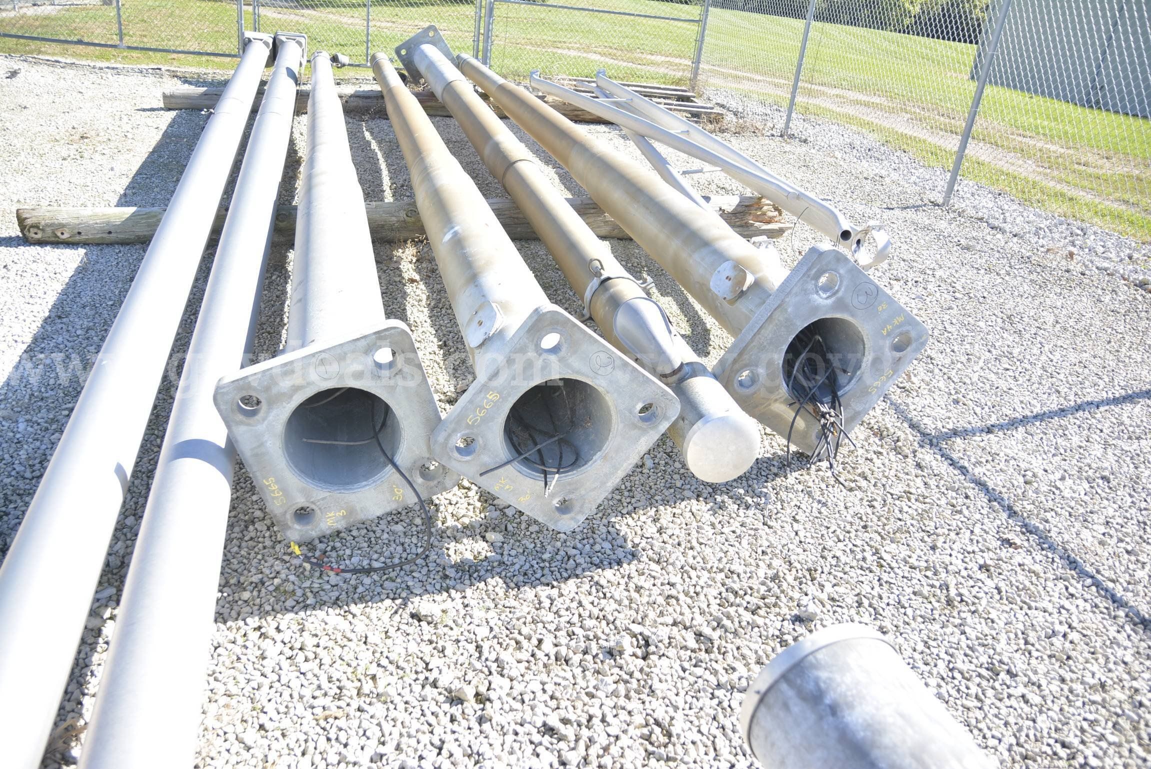 Traffic Light Strain Pole 30 Steel. Pole #1