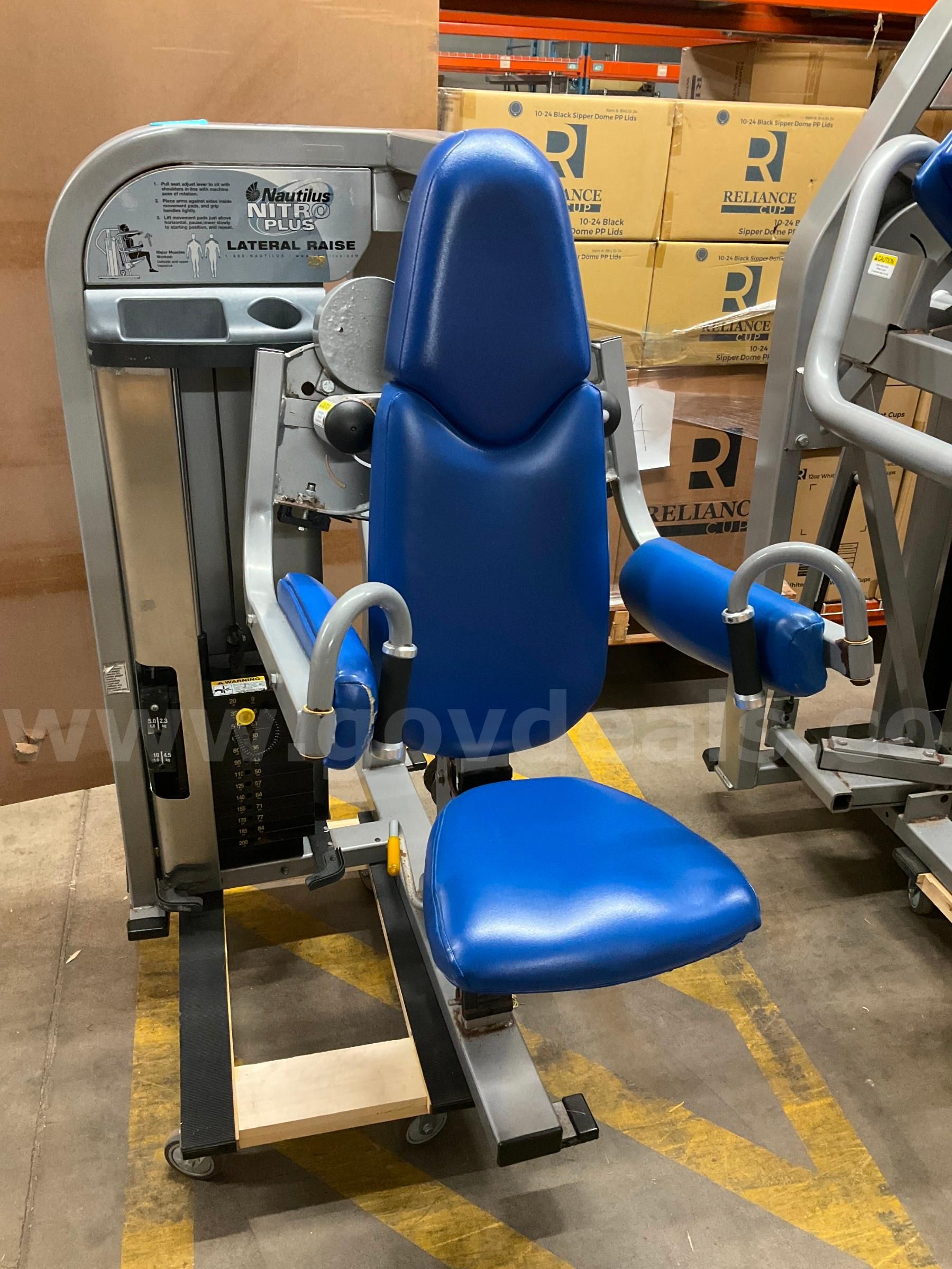Lateral Raise Machine