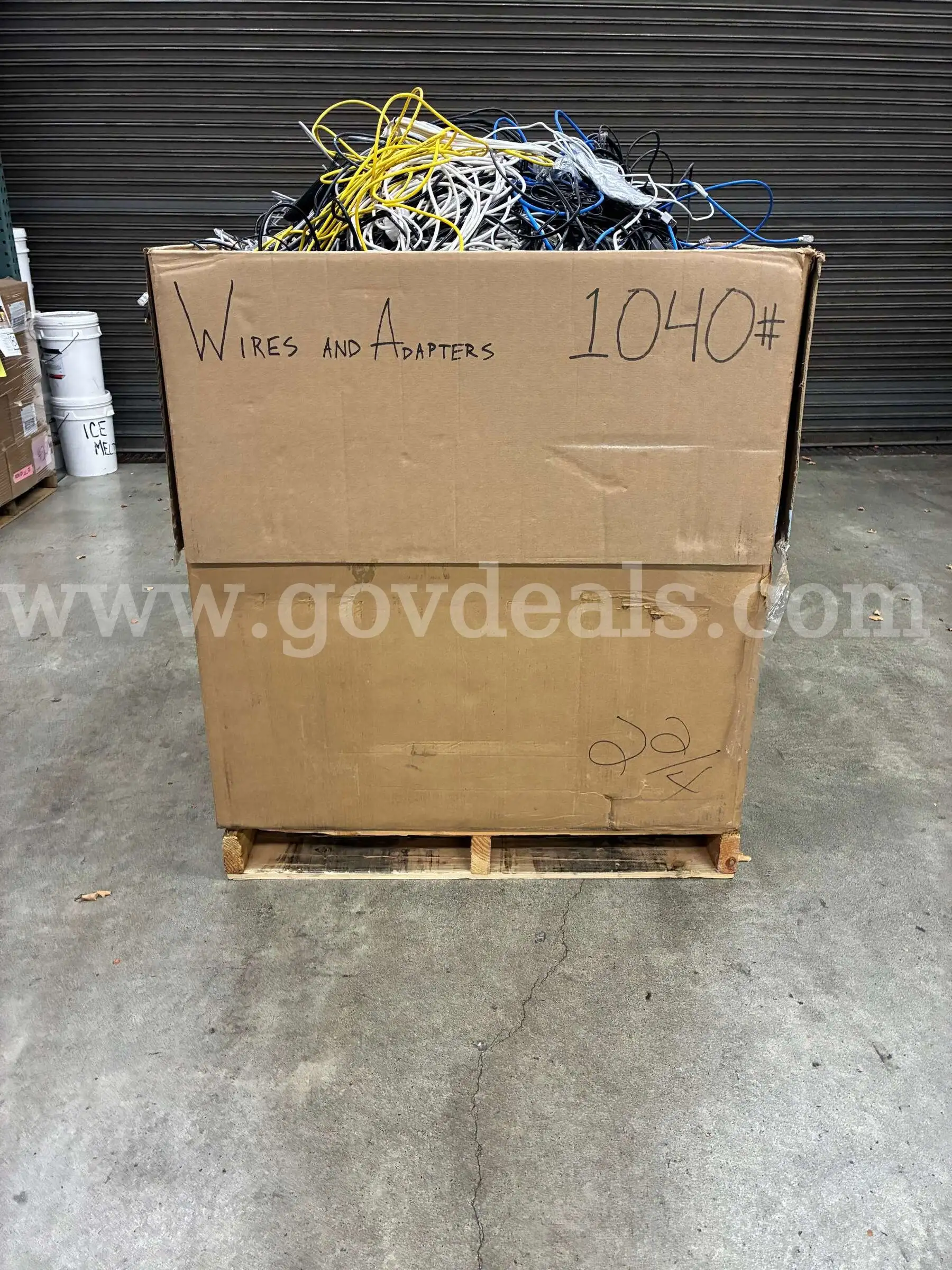 Gaylord of Misc. Wires and Power Adapters Gross Weight 1040 lbs. (430-33)