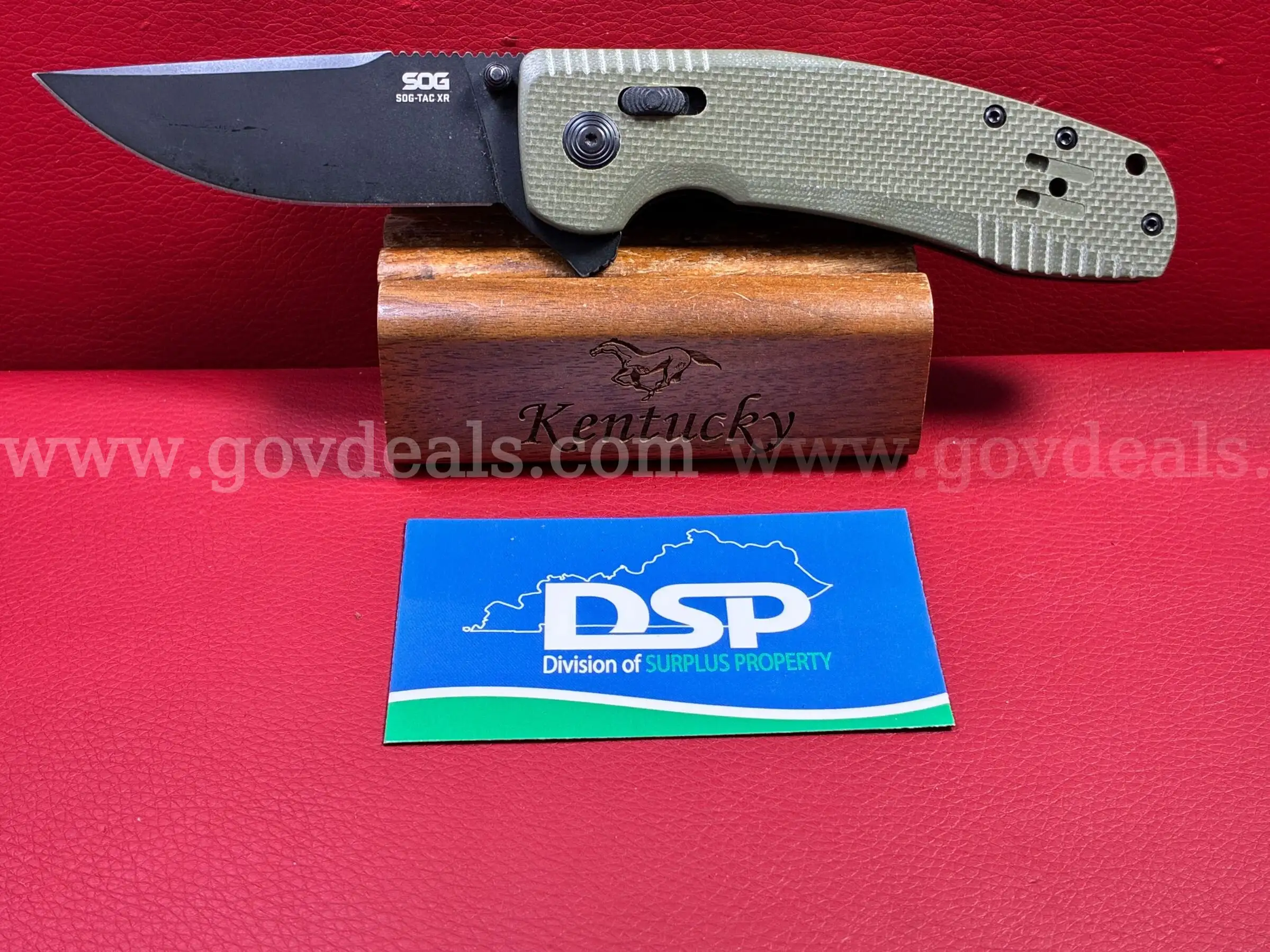 SOG TAC XR Cryo D2 Knife PRE-OWNED DS18671 99450 TSA
