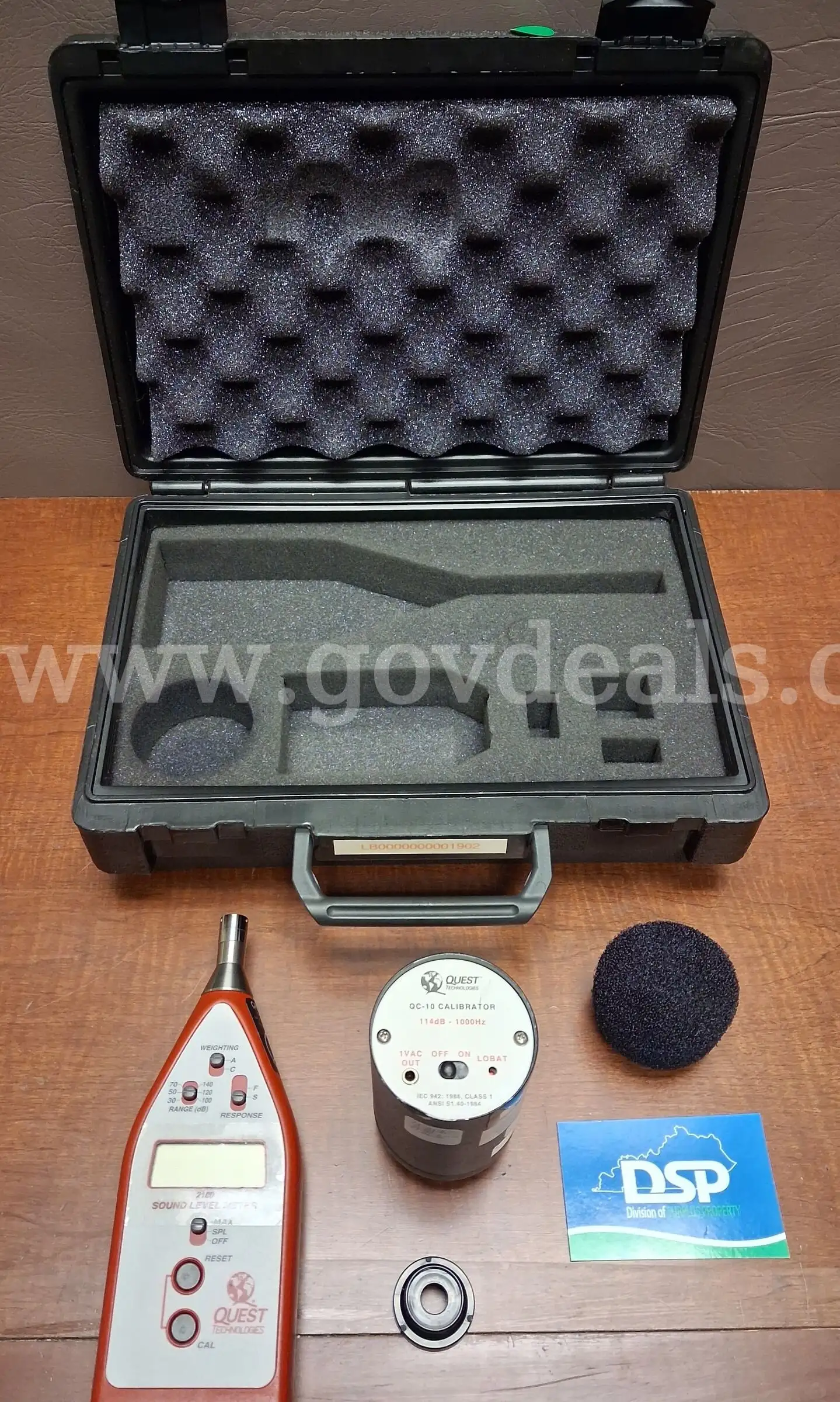 Quest Sound Level Meter 2100 with QC-10 Calibrator and Case PRE-OWNED DS16502 90032 DSP