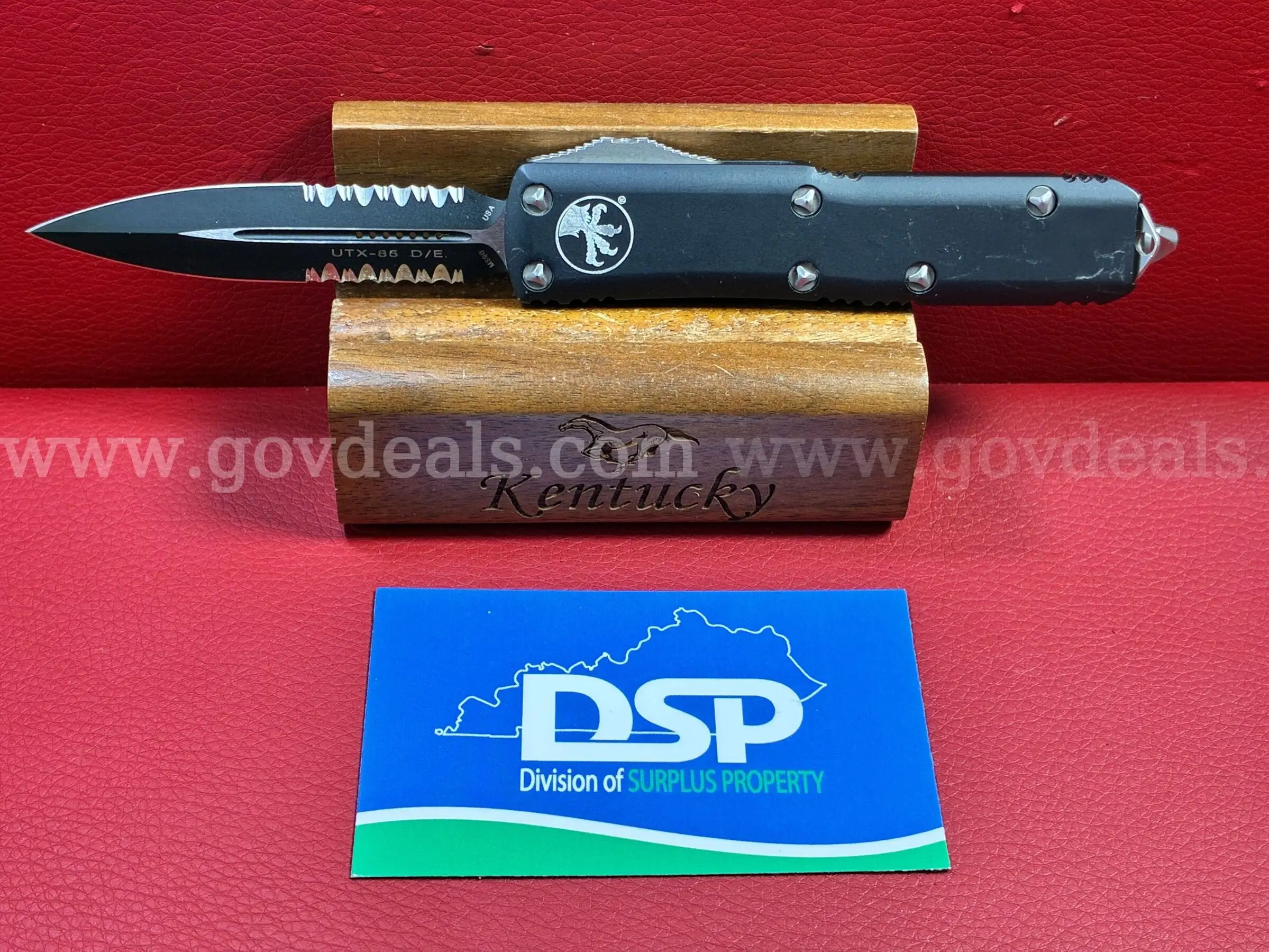 Microtech UTX-85 D E M390 OTF Knife PRE-OWNED DS18698 99585 TSA