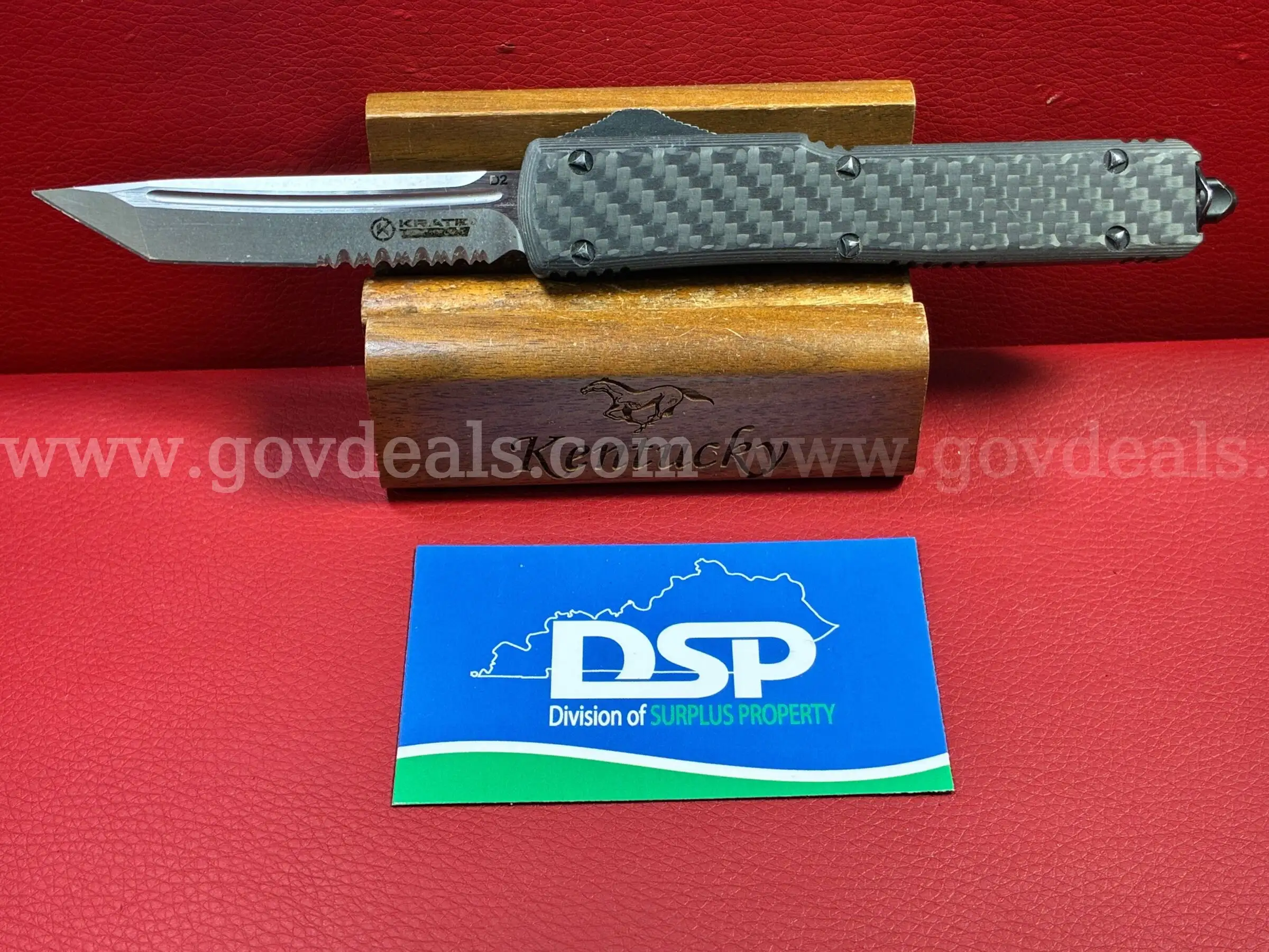 Krate Tactical Carbon Fiber OTF D2 Knife PRE-OWNED DS18698 99584 TSA