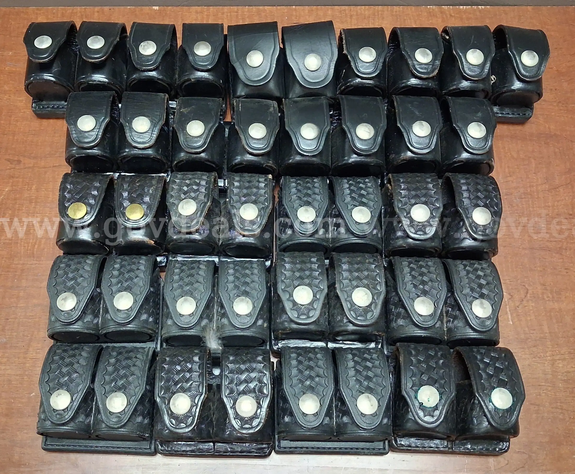 21 Belt Speedloader Pouches PRE-OWNED DS18699 99592 DSP
