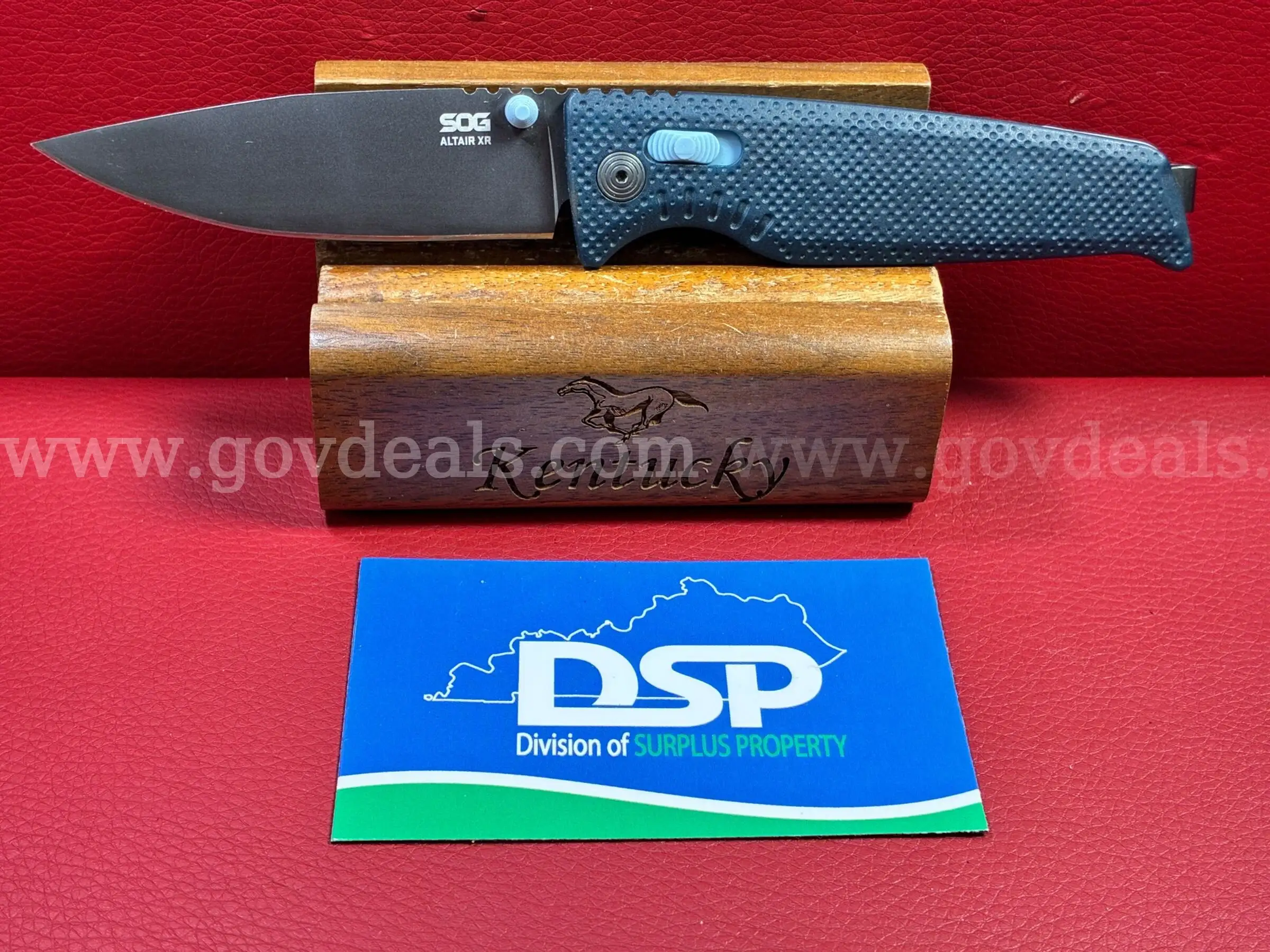 SOG Altair XR CRYO 154CM Knife PRE-OWNED DS18712 99626 TSA