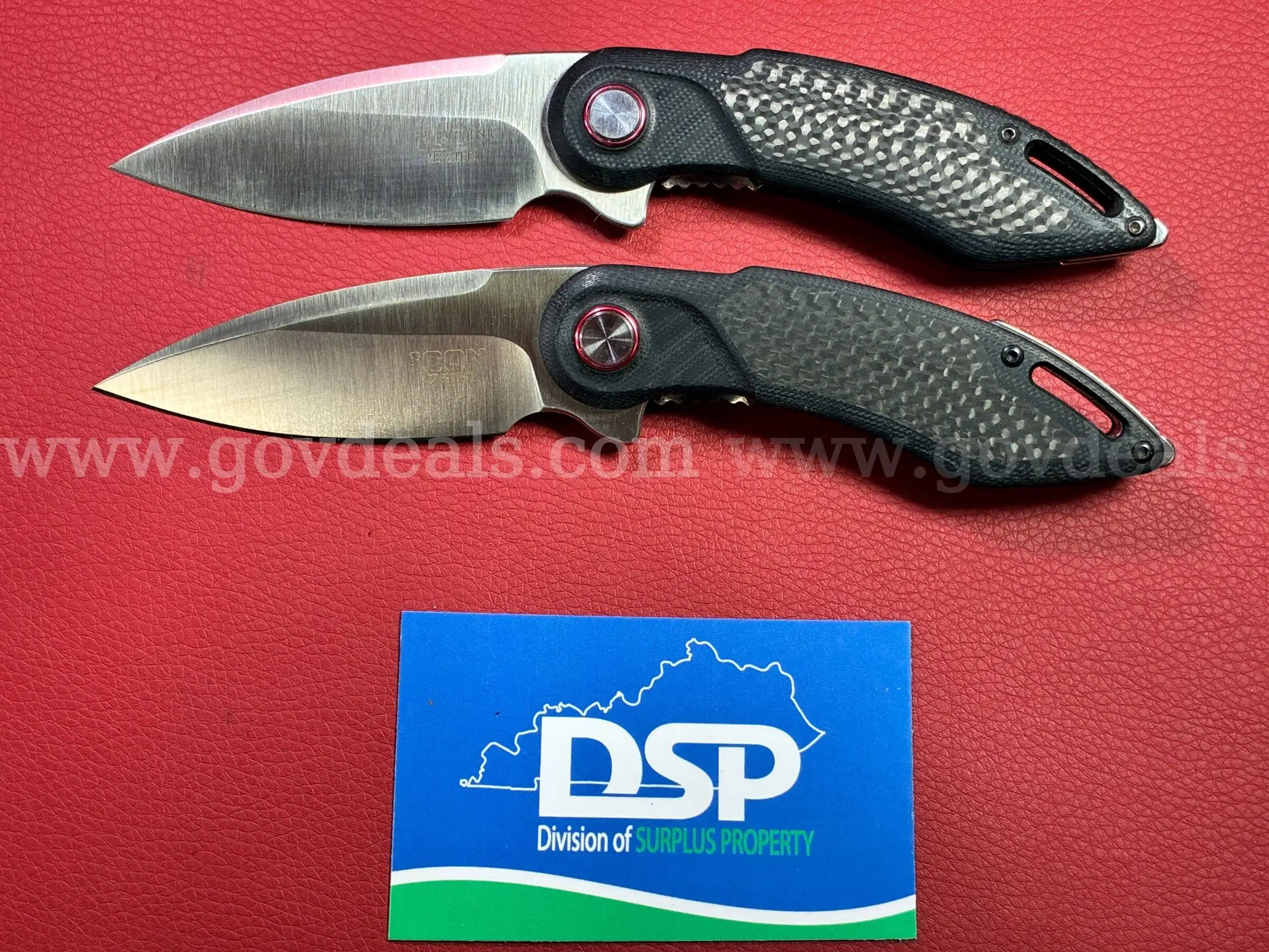 2 Icon Carbon Fiber D2 Knives PRE-OWNED DS18784 99984 TSA