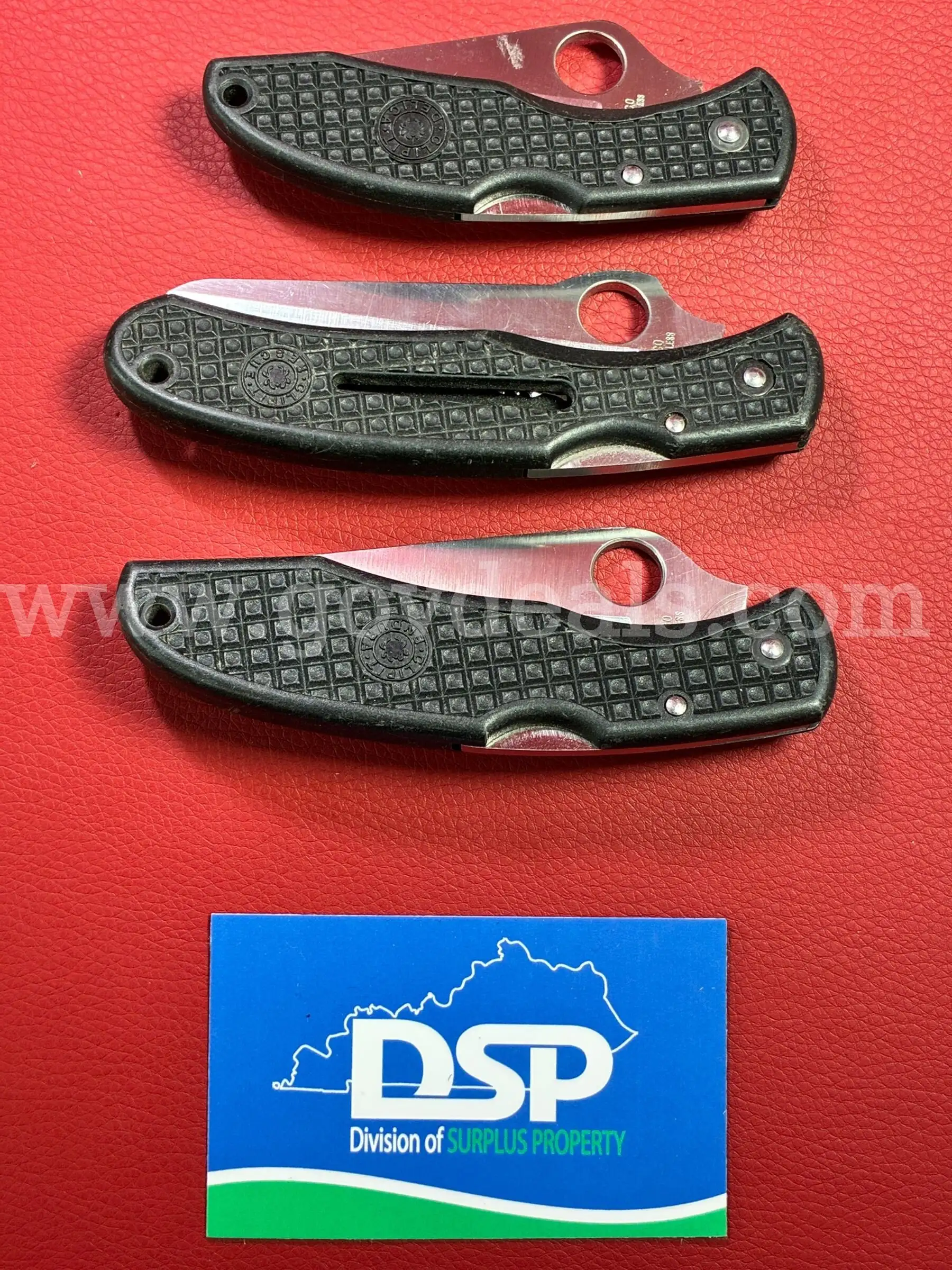 3 Spyderco Knives PRE-OWNED DS18807 100150 TSA