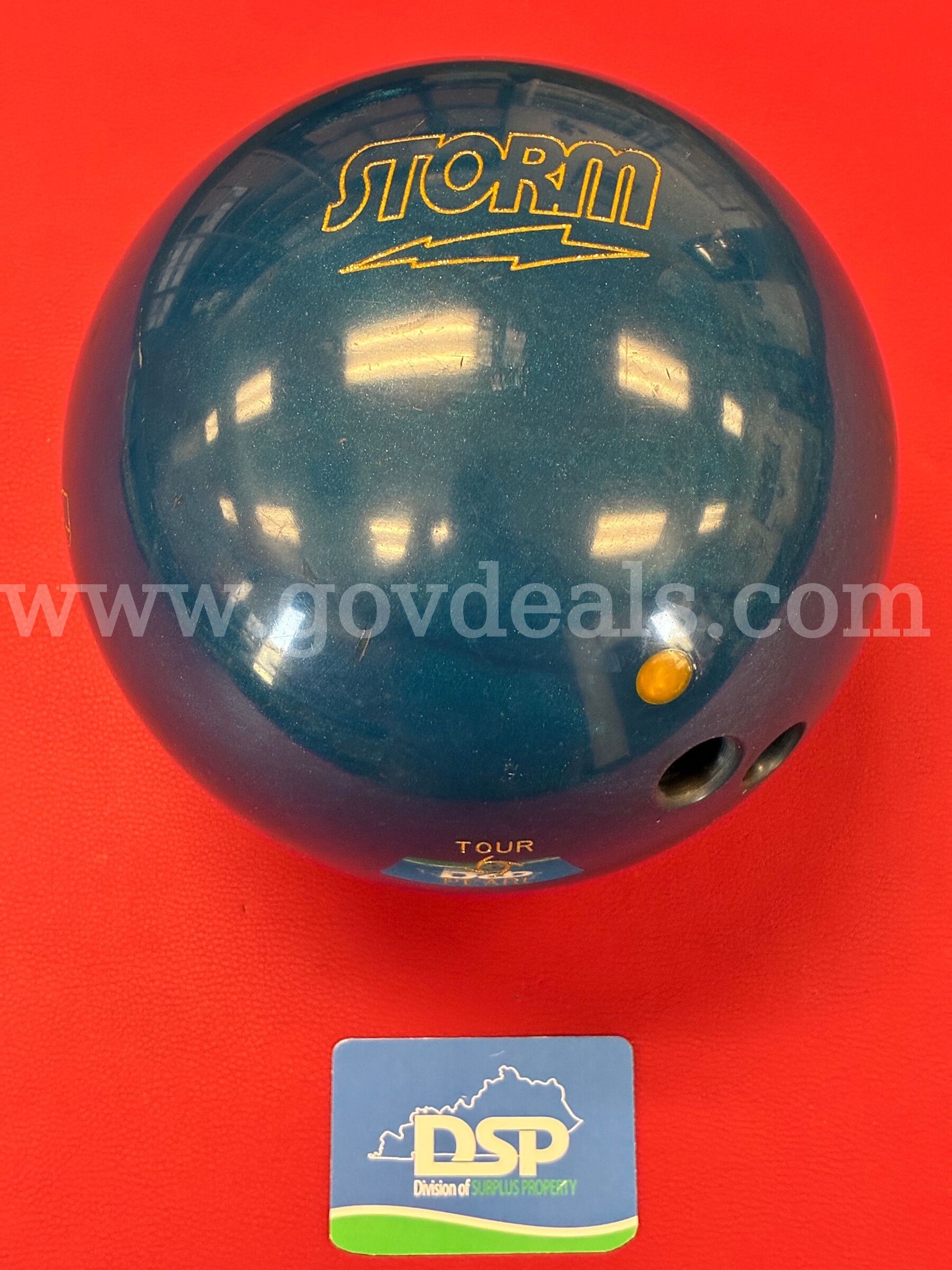 12 Pound Storm IQ Bowling Ball PRE-OWNED DS18826 100205 TSA