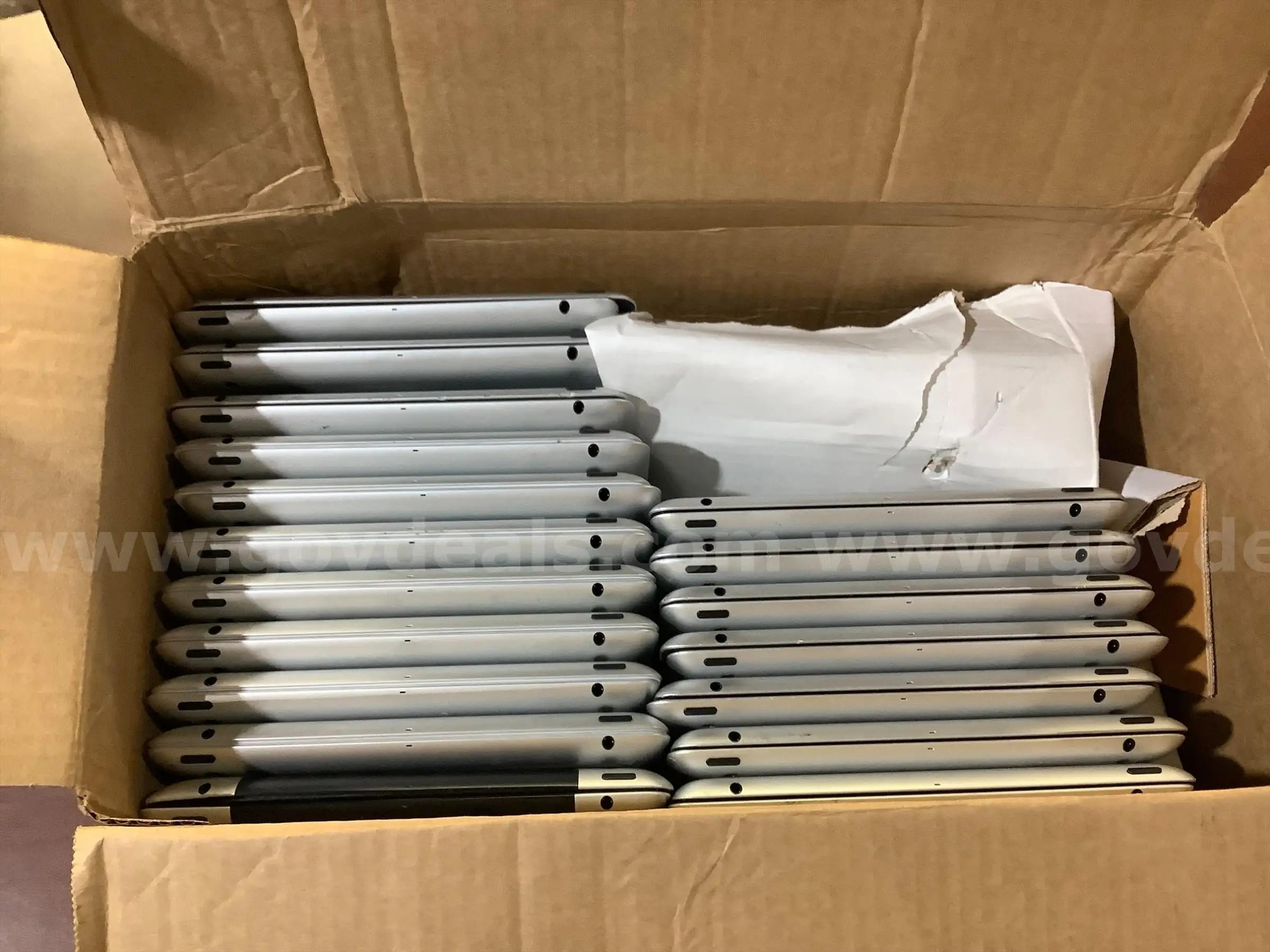 Lot of 36 Used Apple iPads