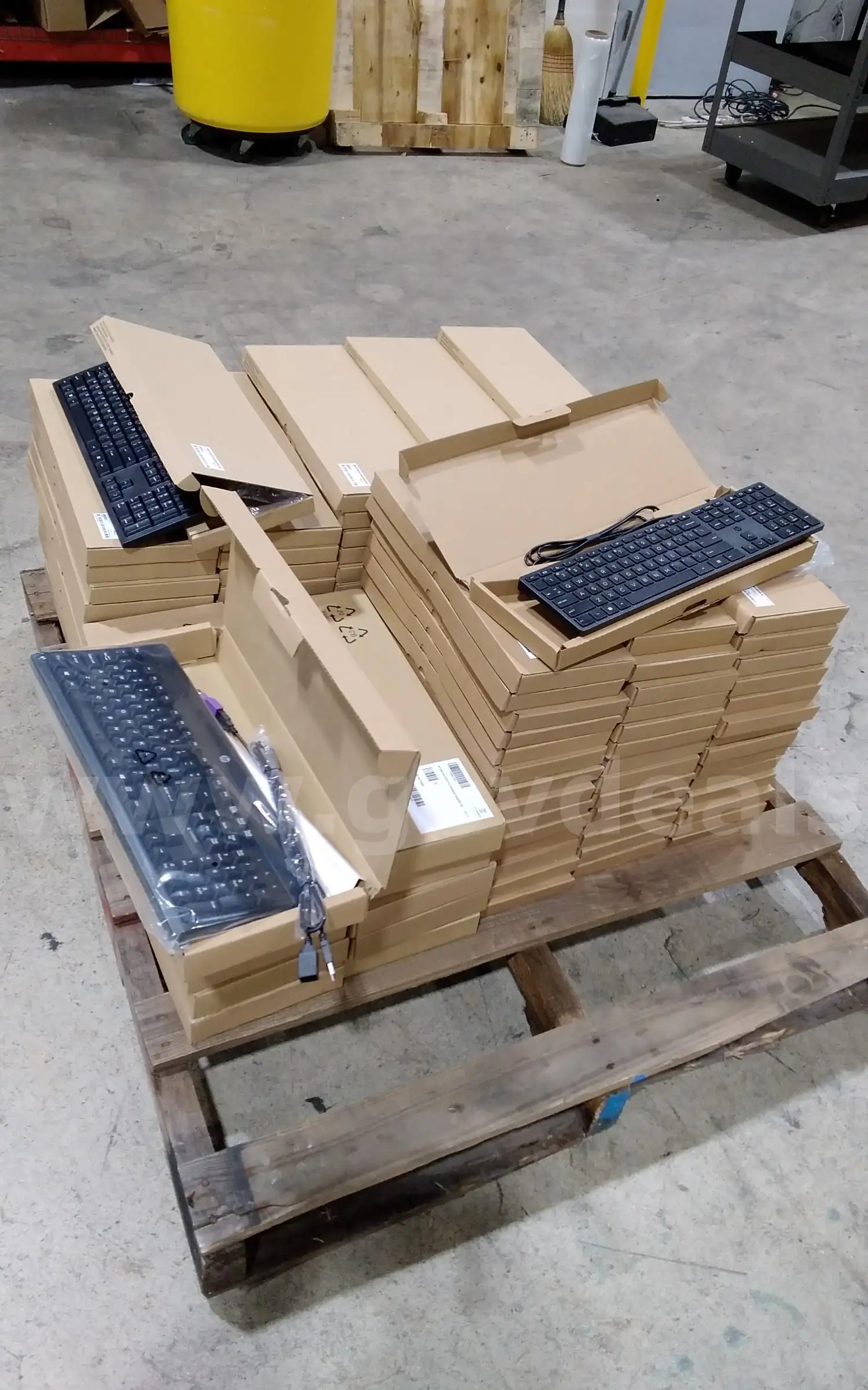 Lot of (113) HP Keyboards. Old New stock