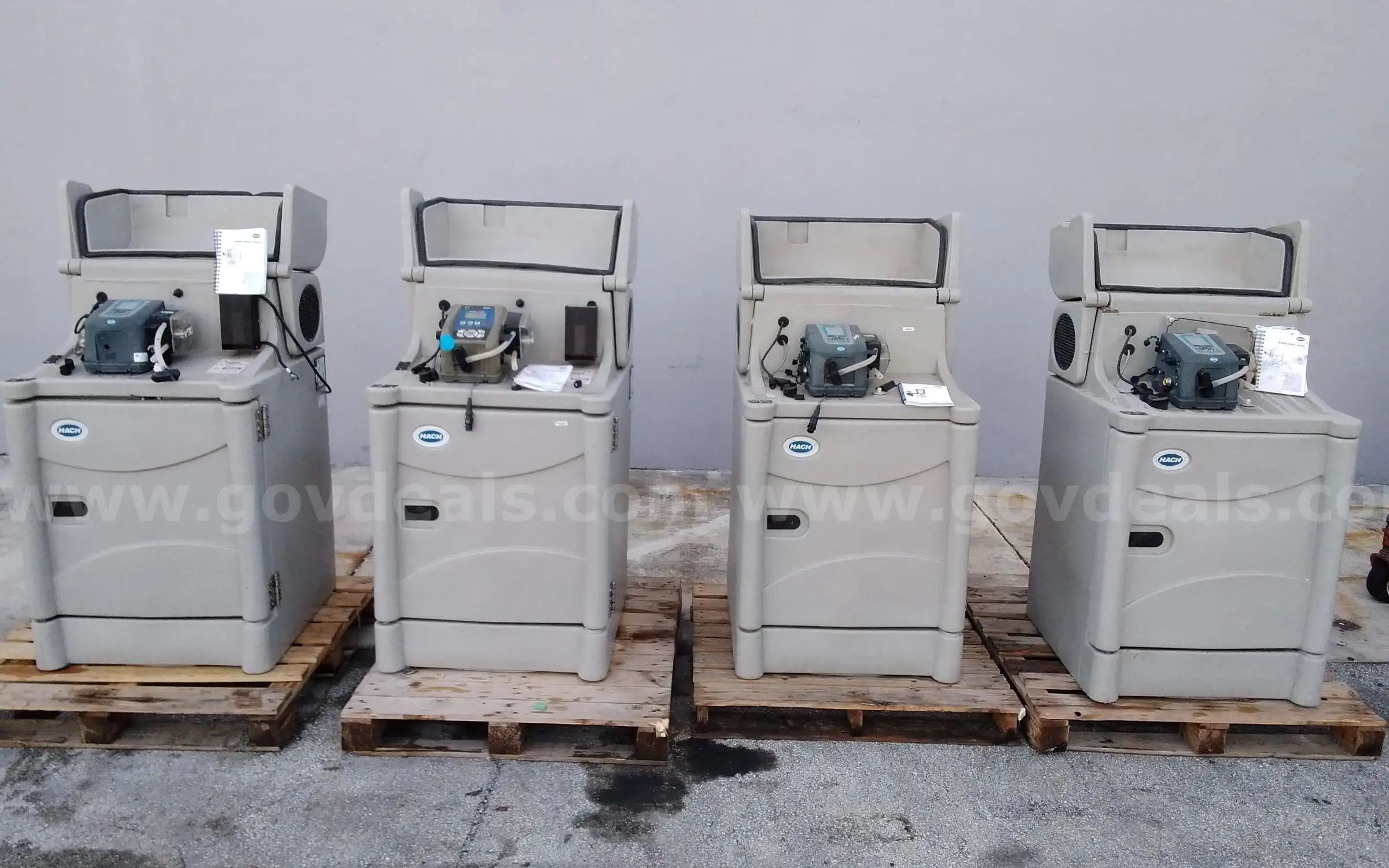 Lot of (4) HACH water samplers