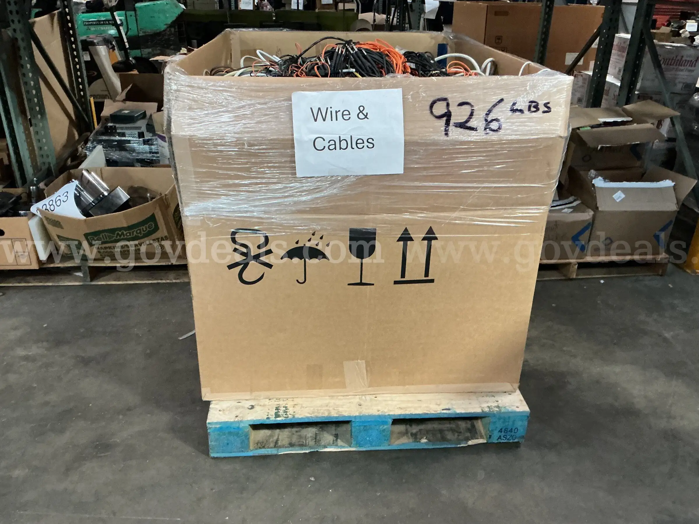 Gaylord of 926 LBS of Wire