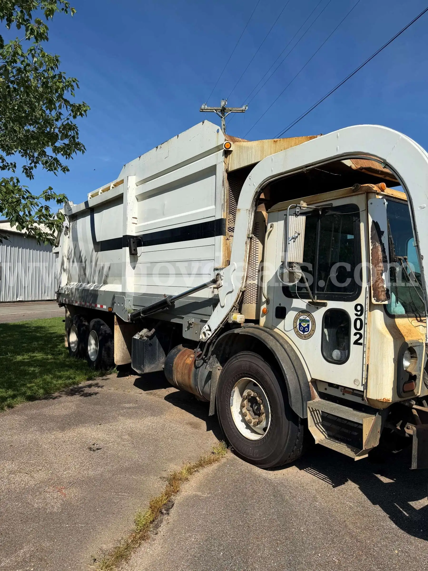 2010 Mack MRU613