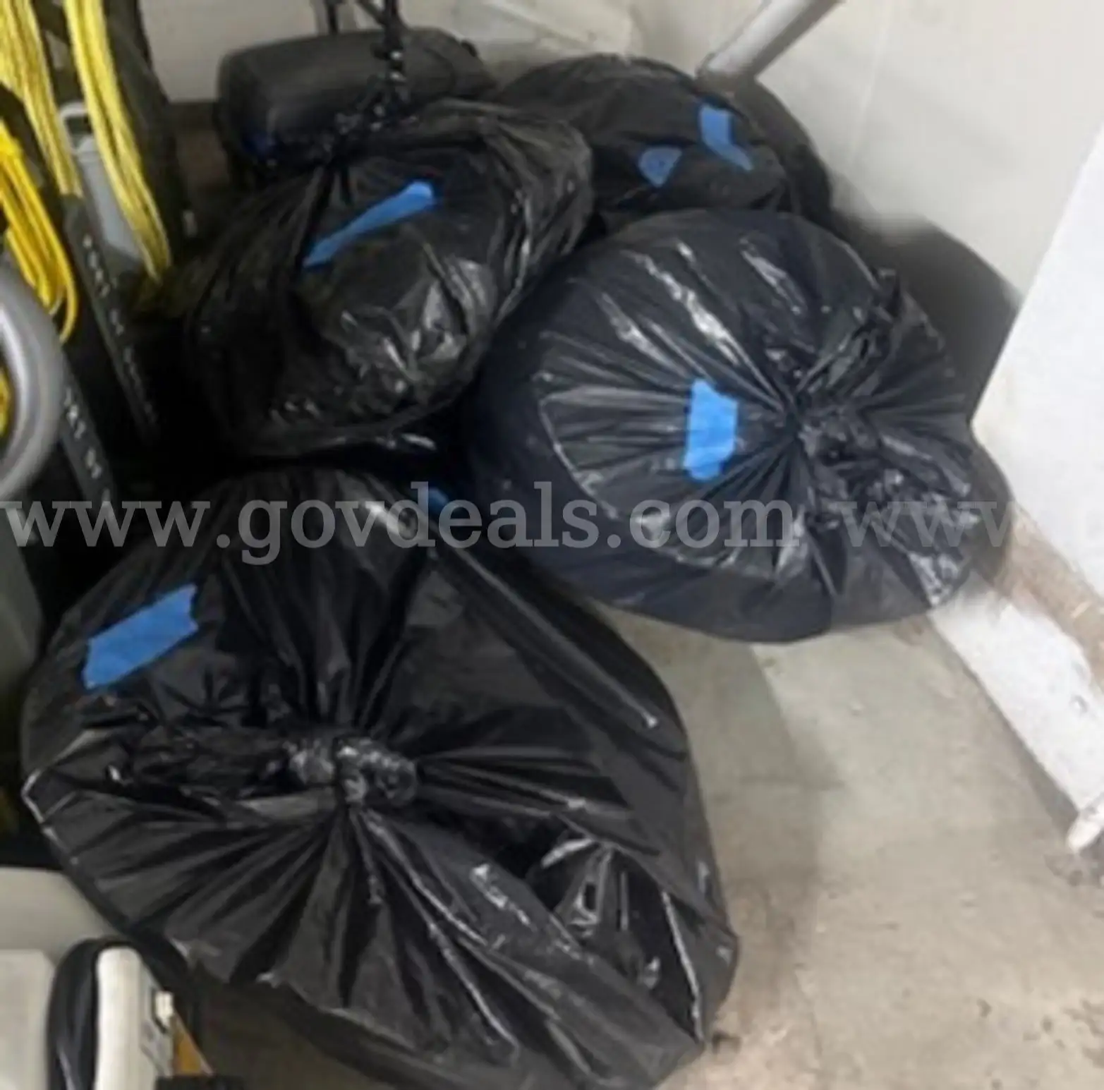 Lot Of (20) Bags Of Floor Pads