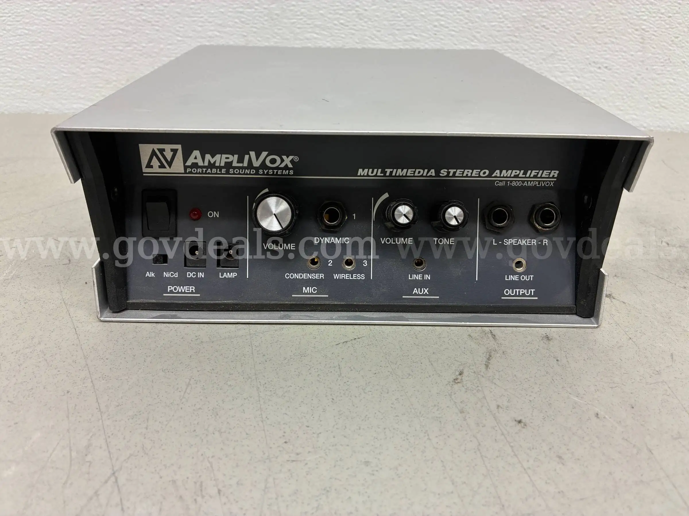 AMPLIVOX PORTABLE SOUND SYSTEM AMPLIFIER