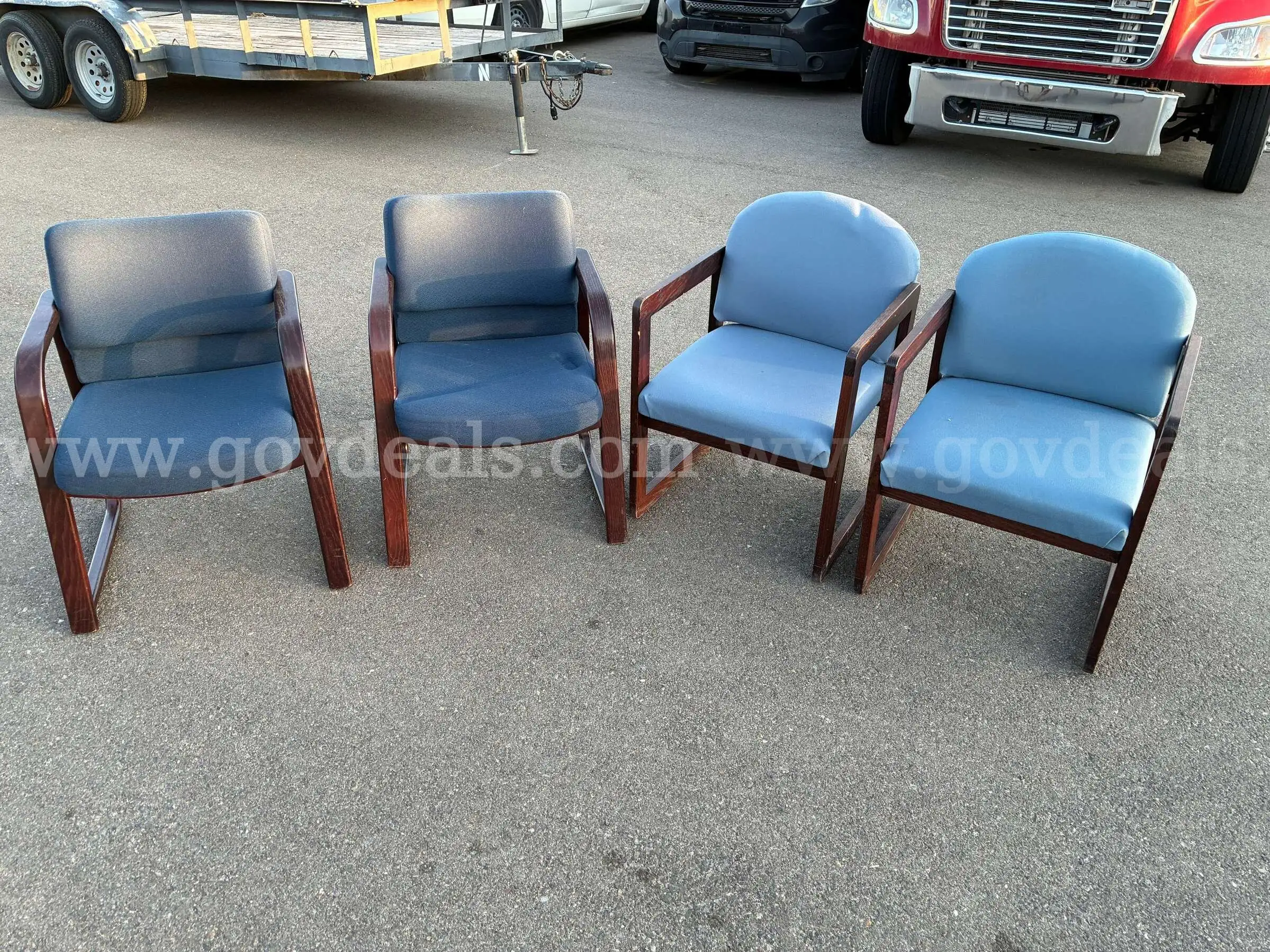 STATIONARY HON LOUNGE CHAIRS GROUP