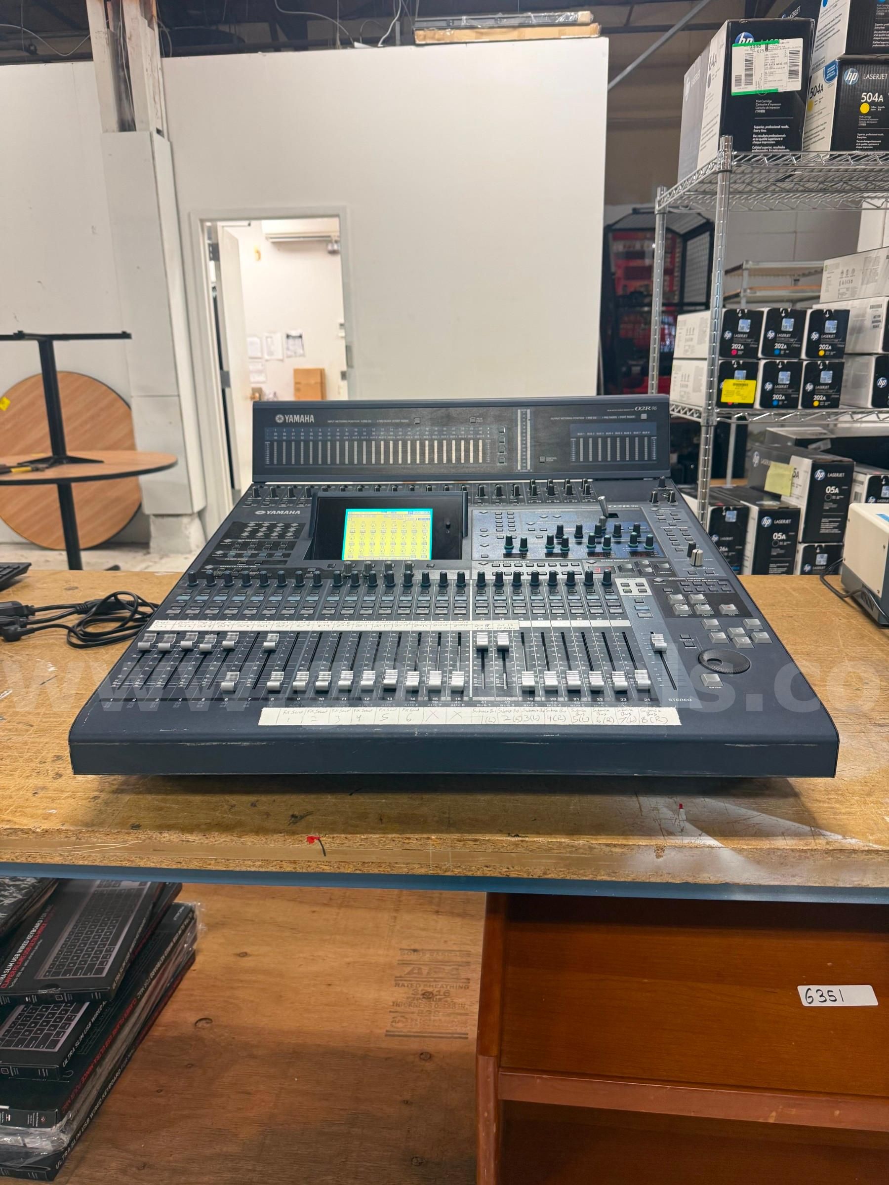 Behringer Eurodesk MX9000