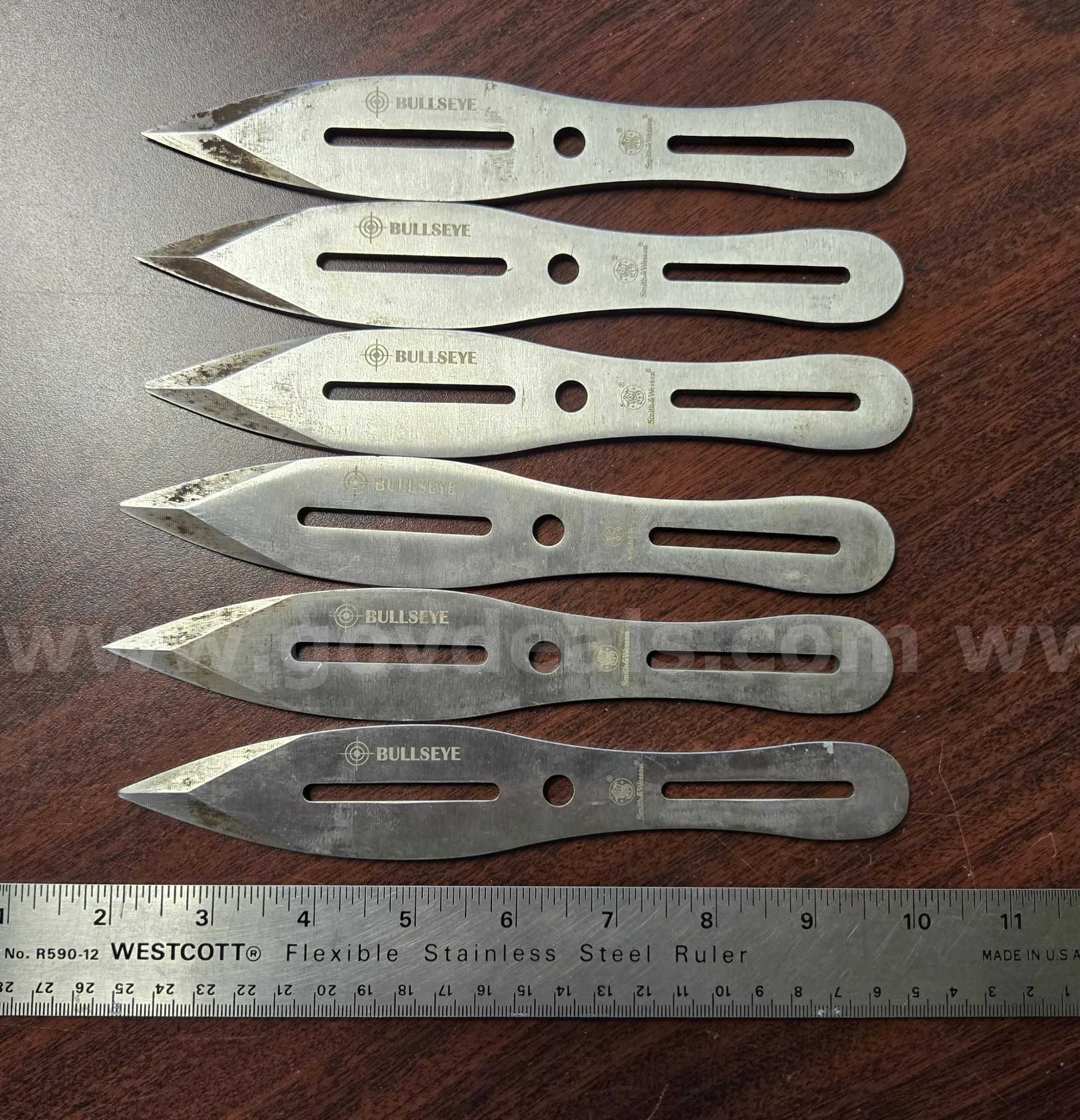 Smith & Wesson Bullseye Throwing Knives (Juneau AK)