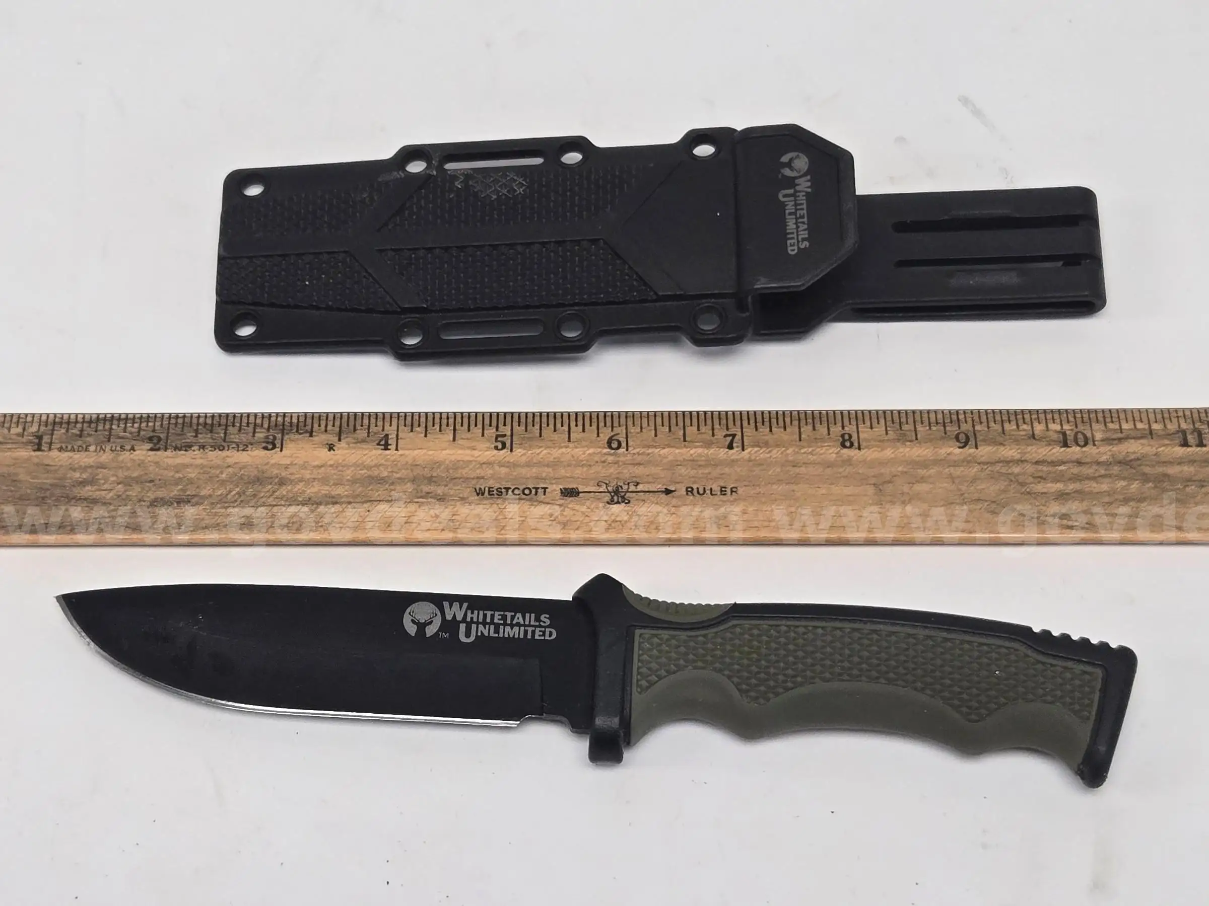 Whitetails Unlimited Hunting Knife w Sheath (Anchorage AK)