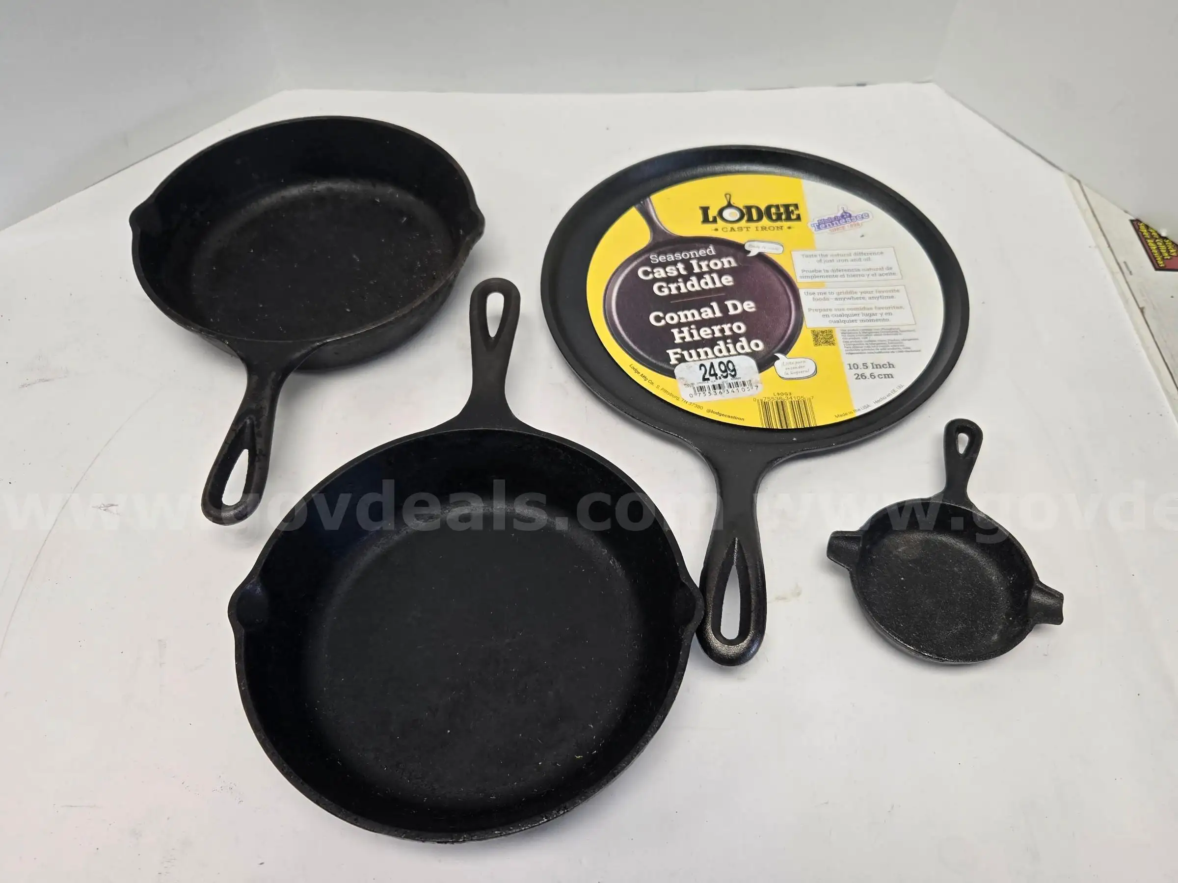 Lodge Cast Iron Pan Set (Anchorage AK)