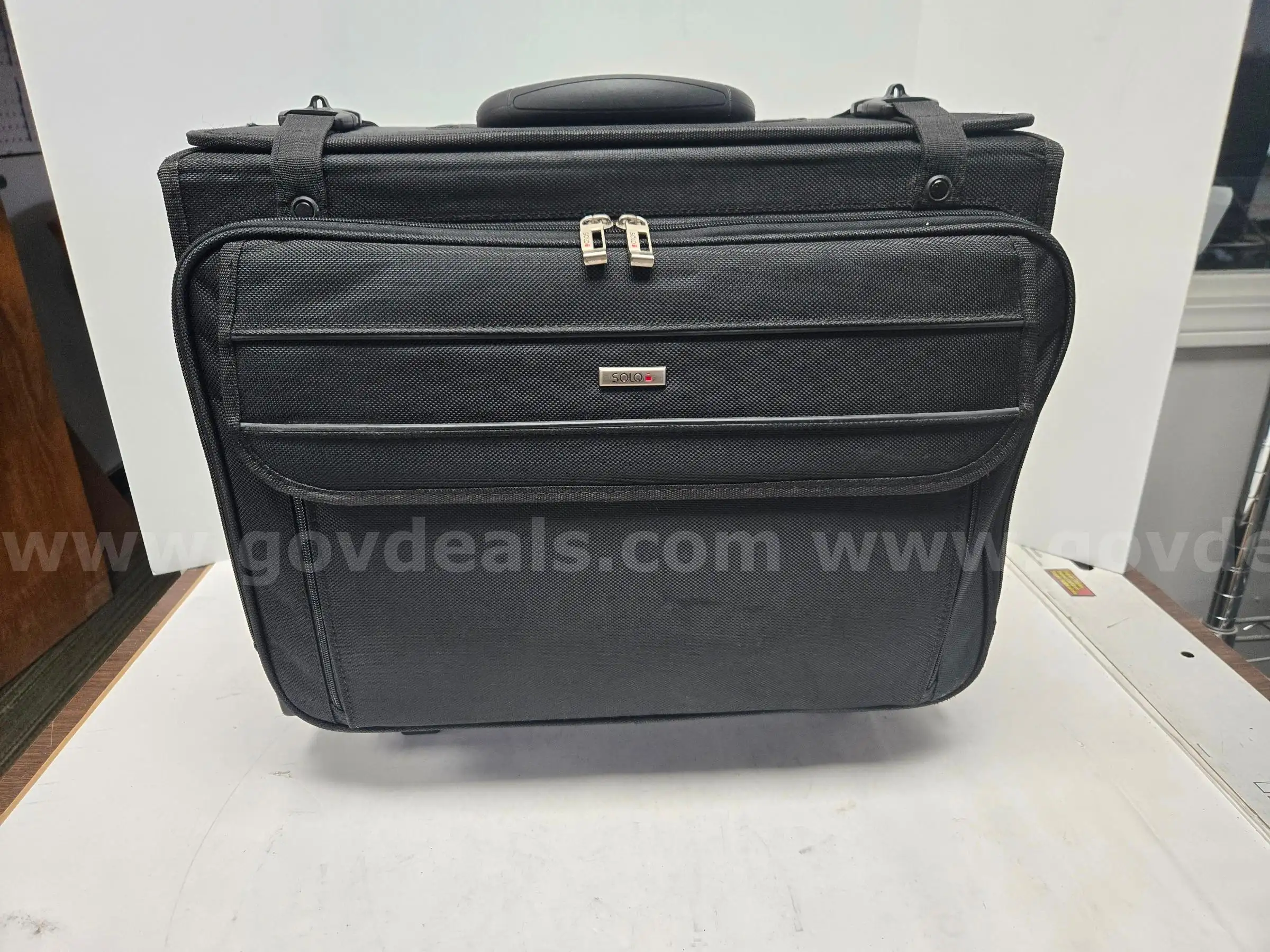 Solo Rolling Computer Catalog Case (Anchorage AK)
